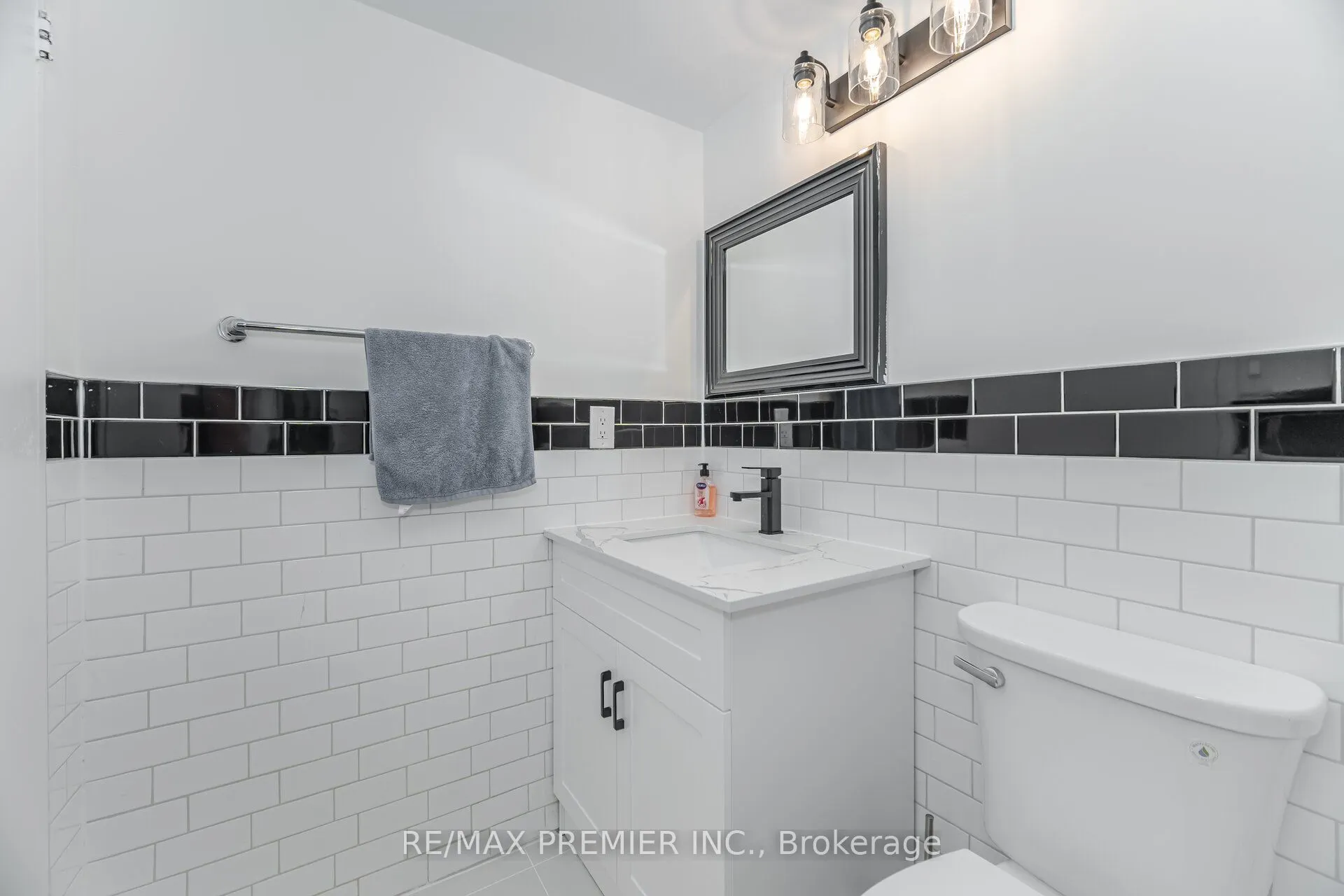 25 Four Winds Drive, #811