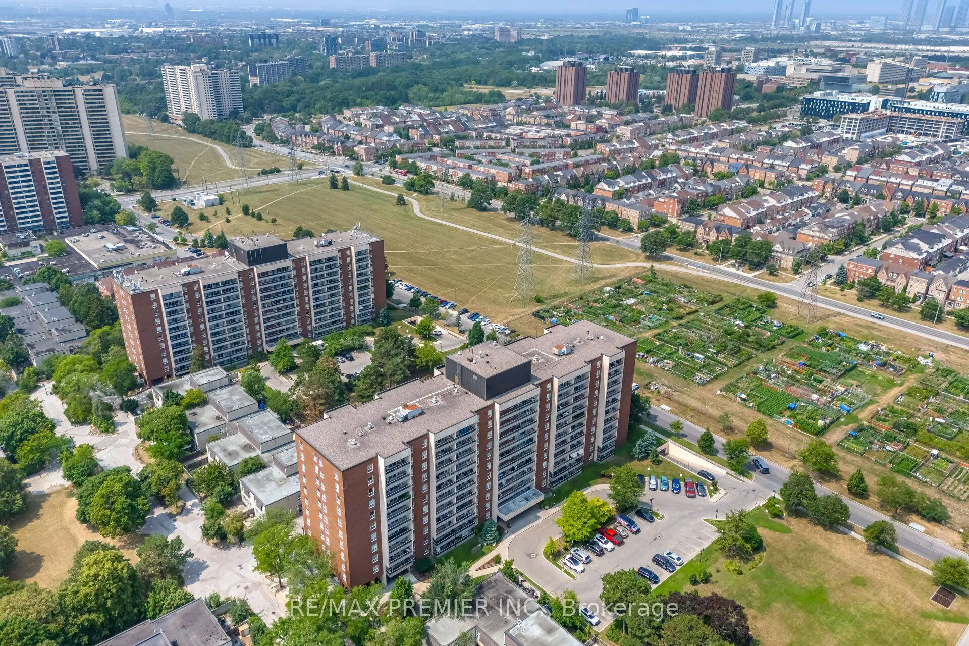 25 Four Winds Drive, #811