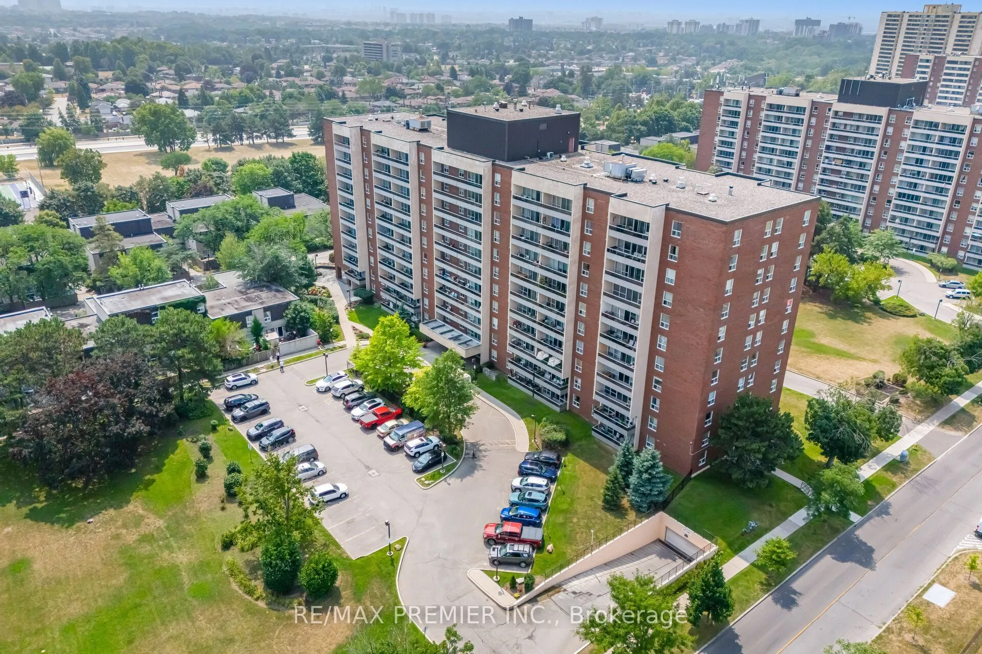 25 Four Winds Drive, #811
