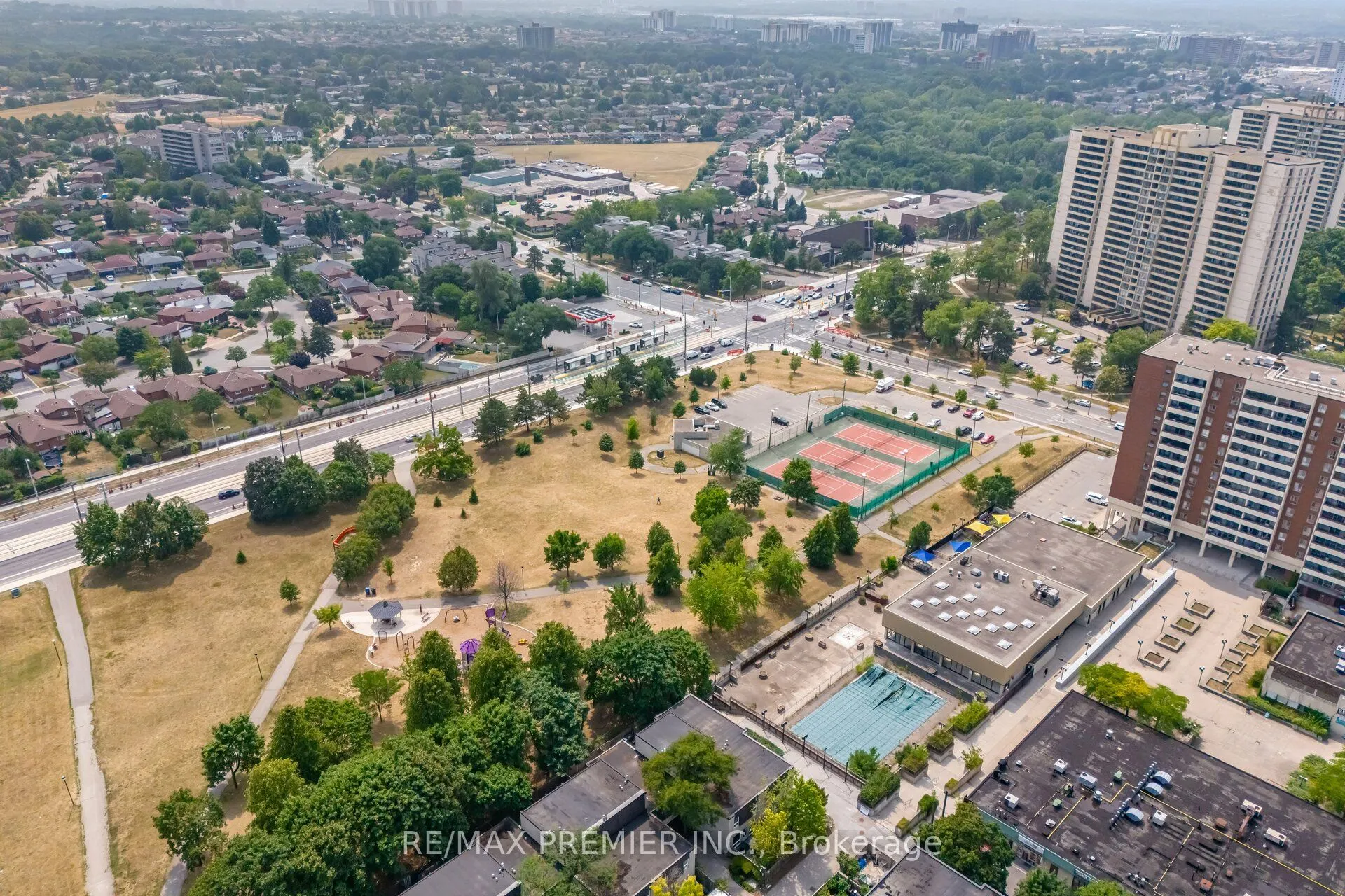 25 Four Winds Drive, #811