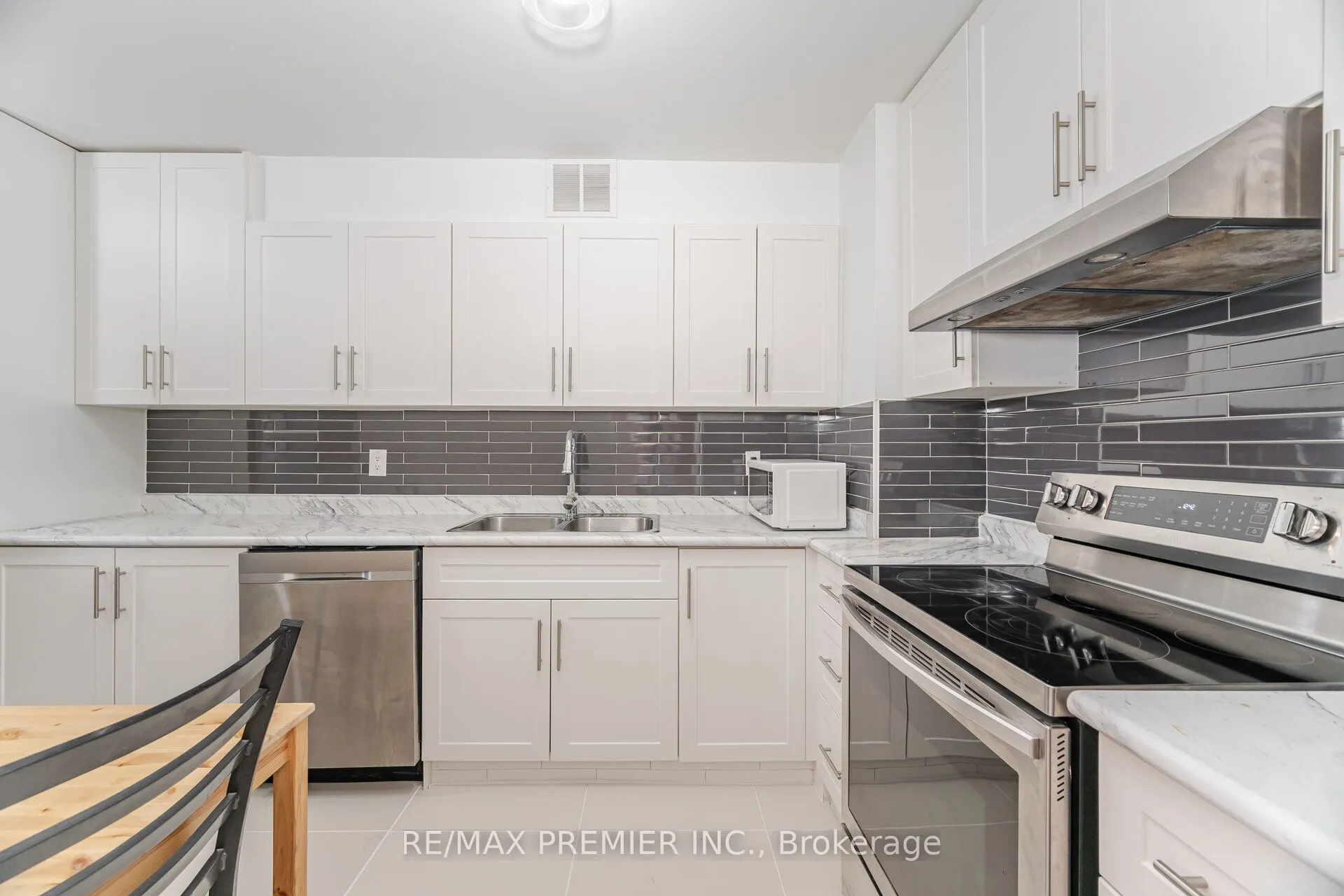 25 Four Winds Drive, #811