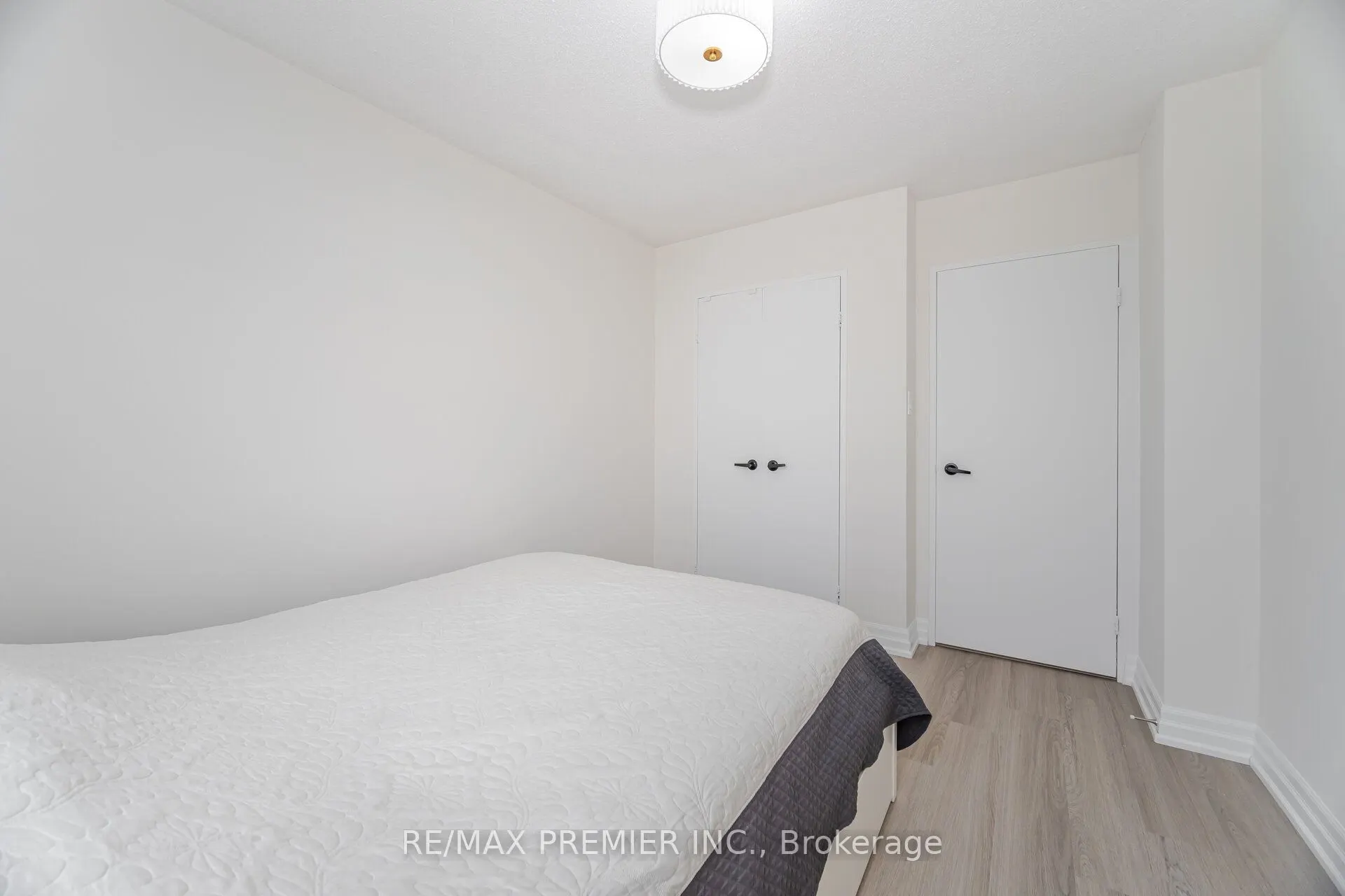 25 Four Winds Drive, #811