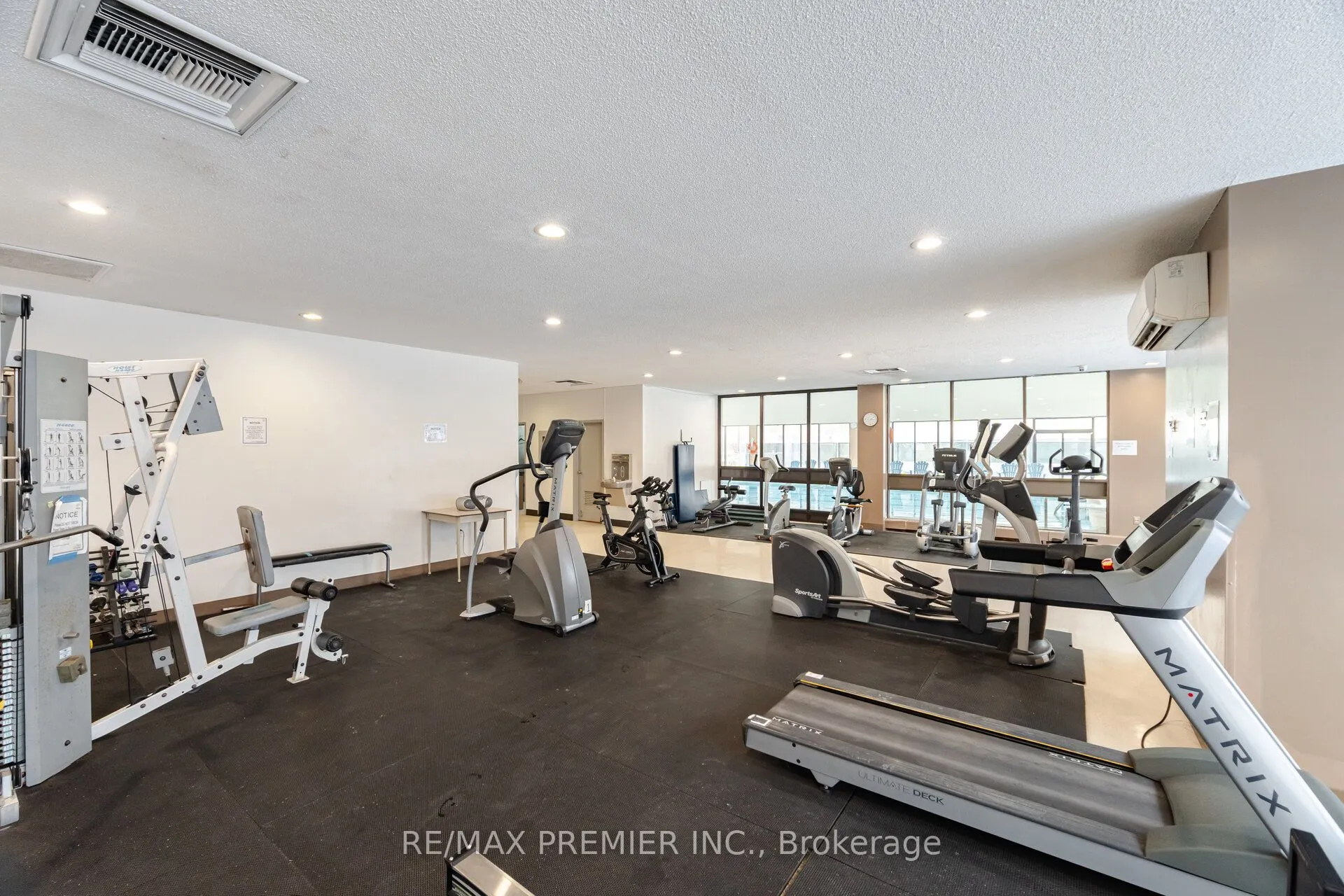 25 Four Winds Drive, #811
