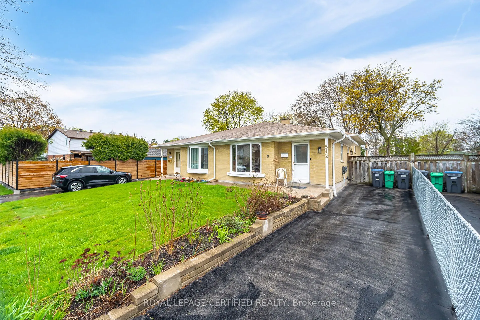542 Lana Terrace