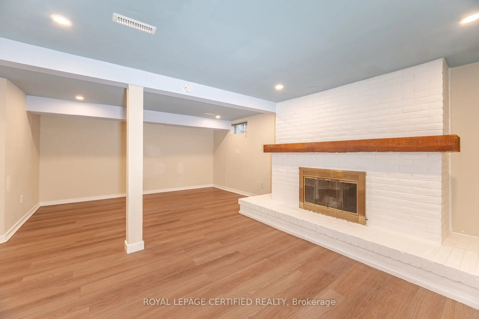 542 Lana Terrace