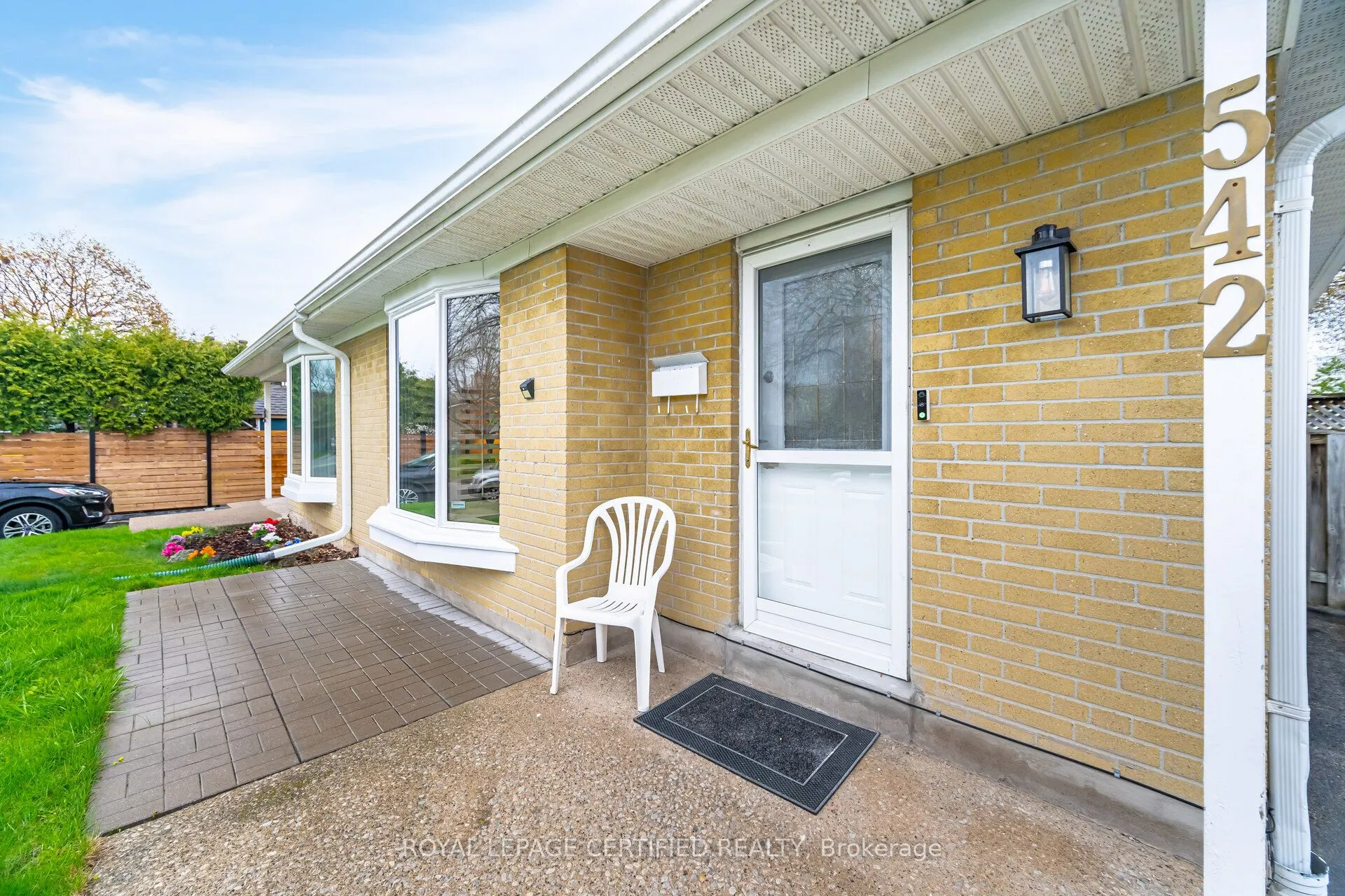 542 Lana Terrace