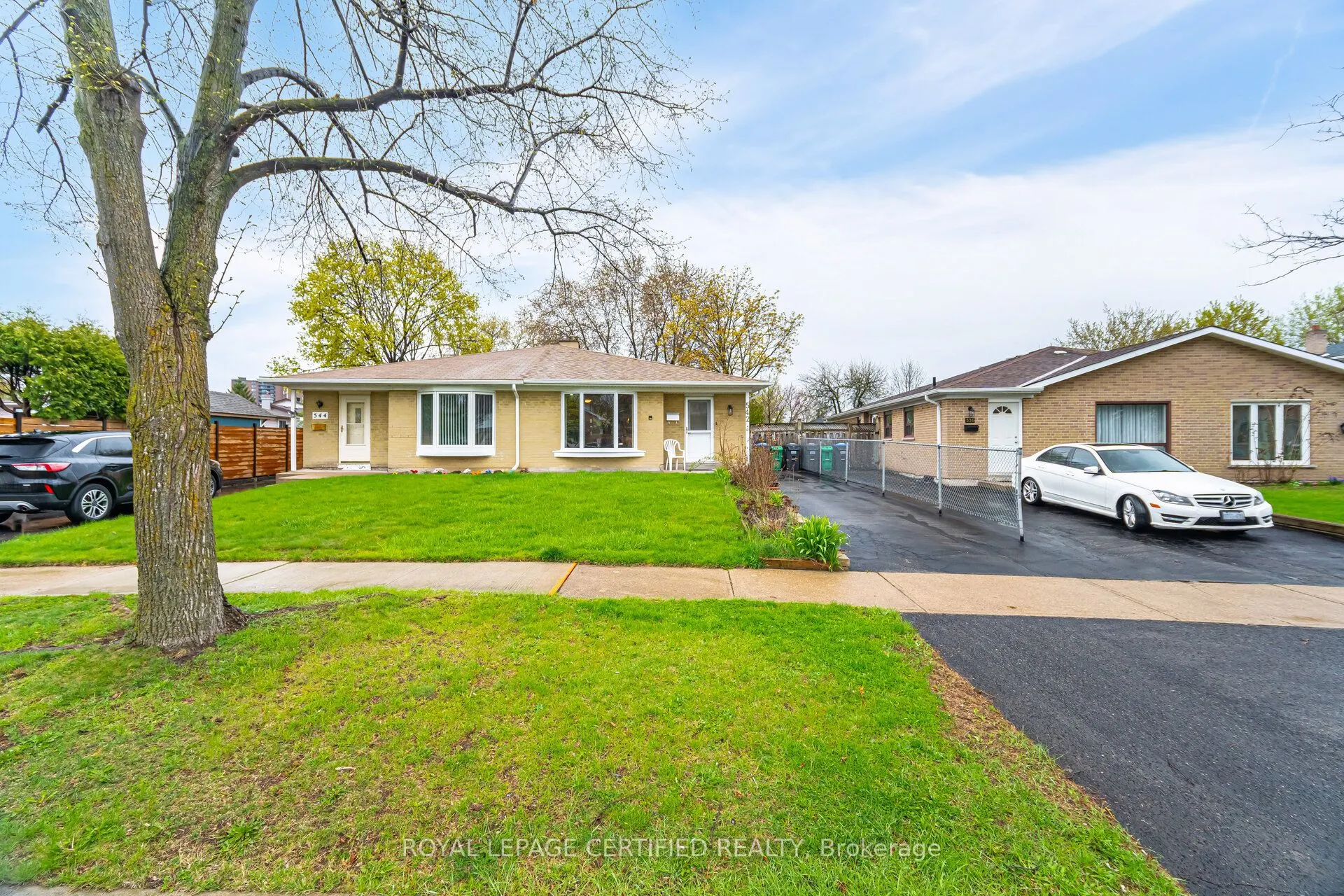 542 Lana Terrace