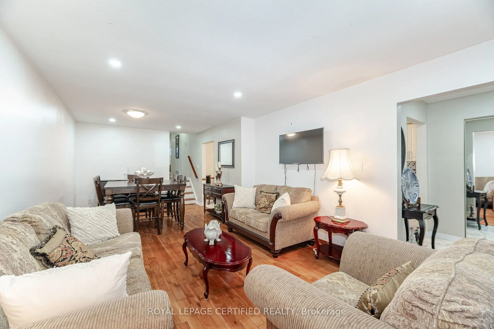 542 Lana Terrace