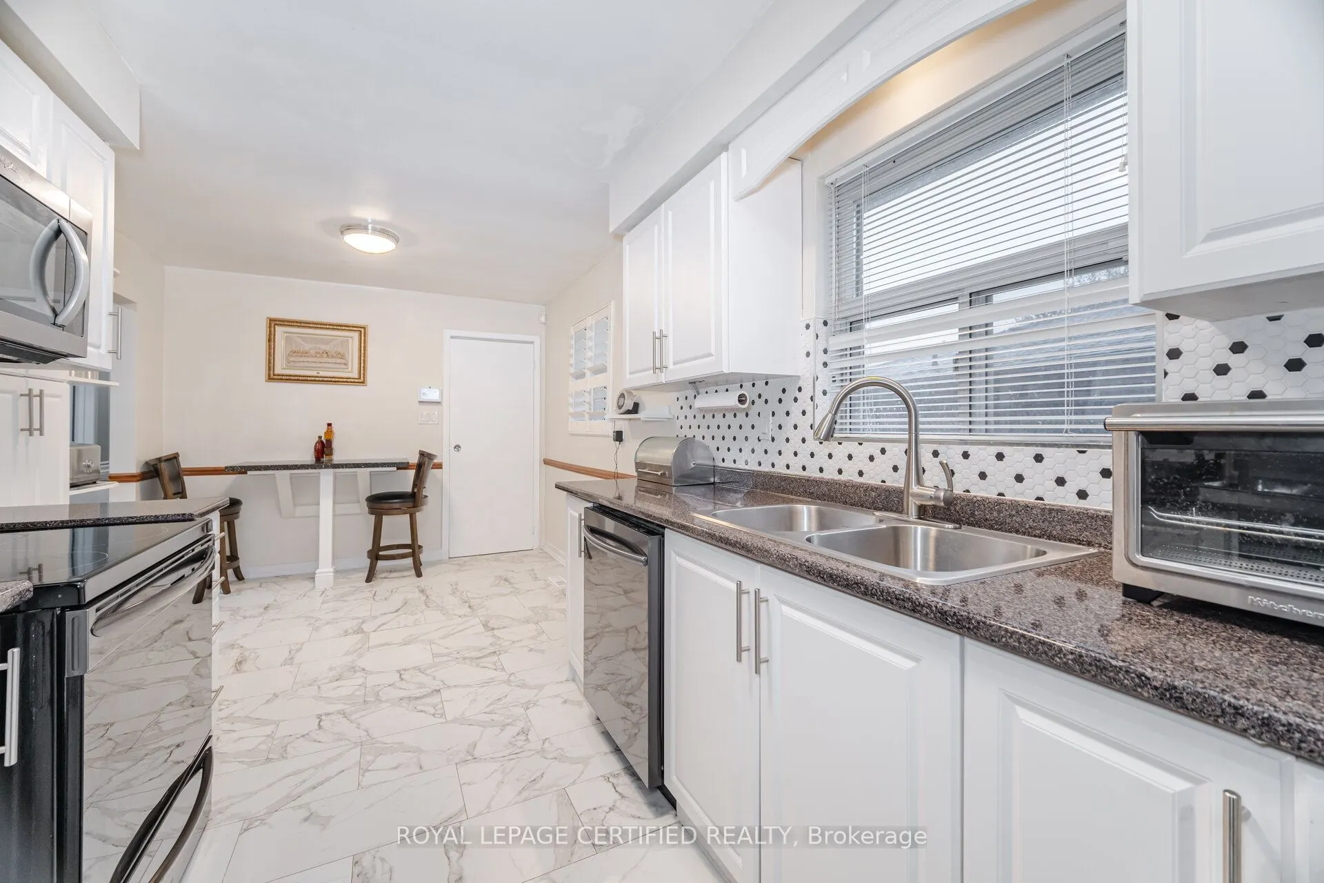 542 Lana Terrace