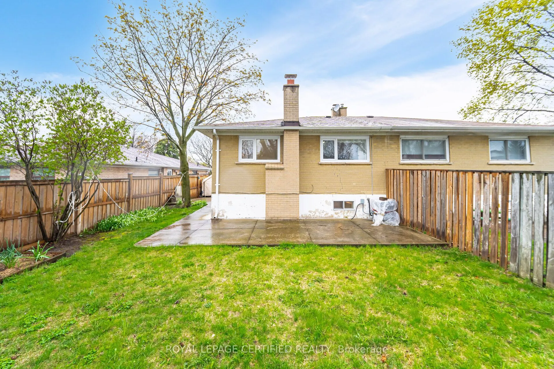 542 Lana Terrace