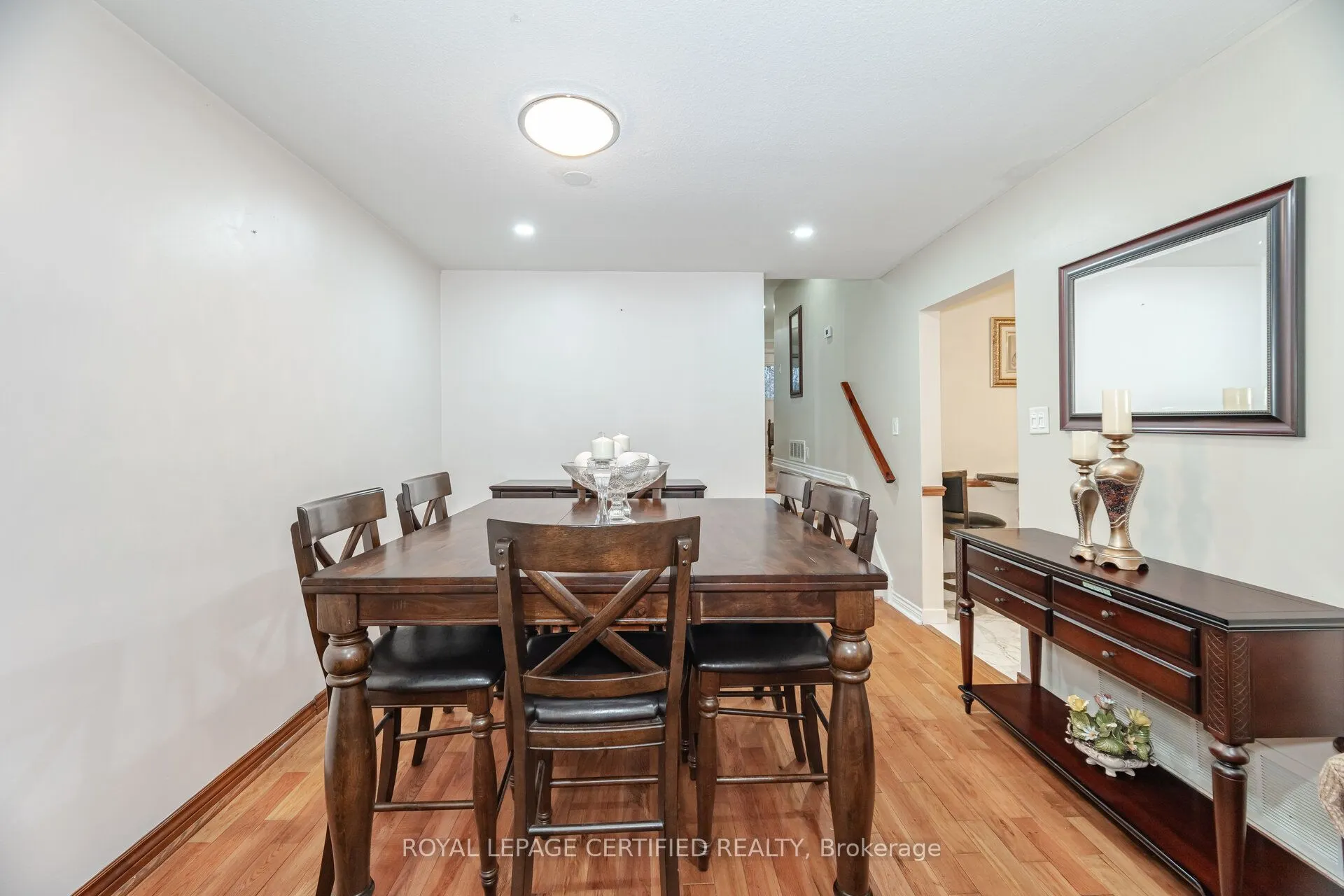 542 Lana Terrace