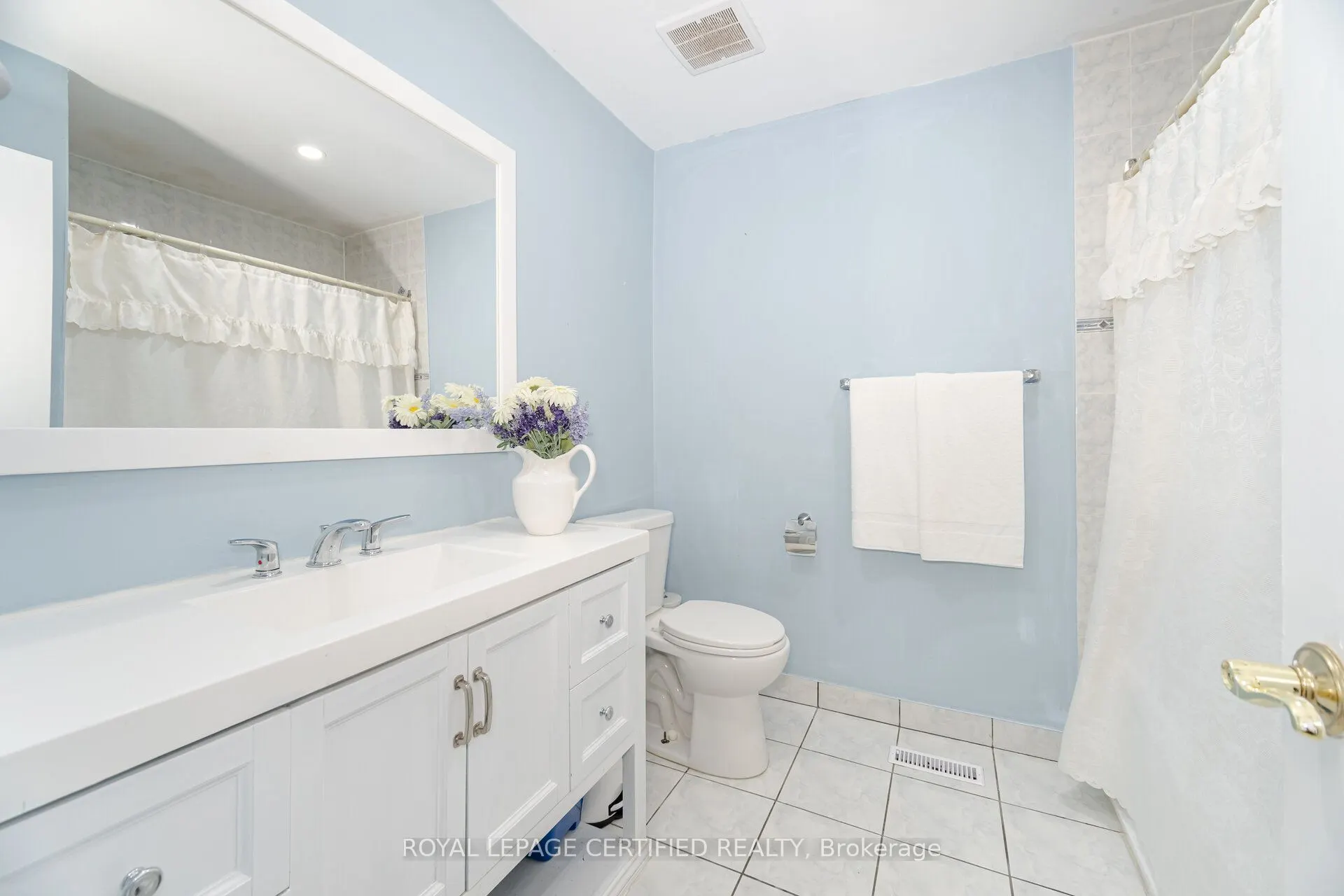 542 Lana Terrace