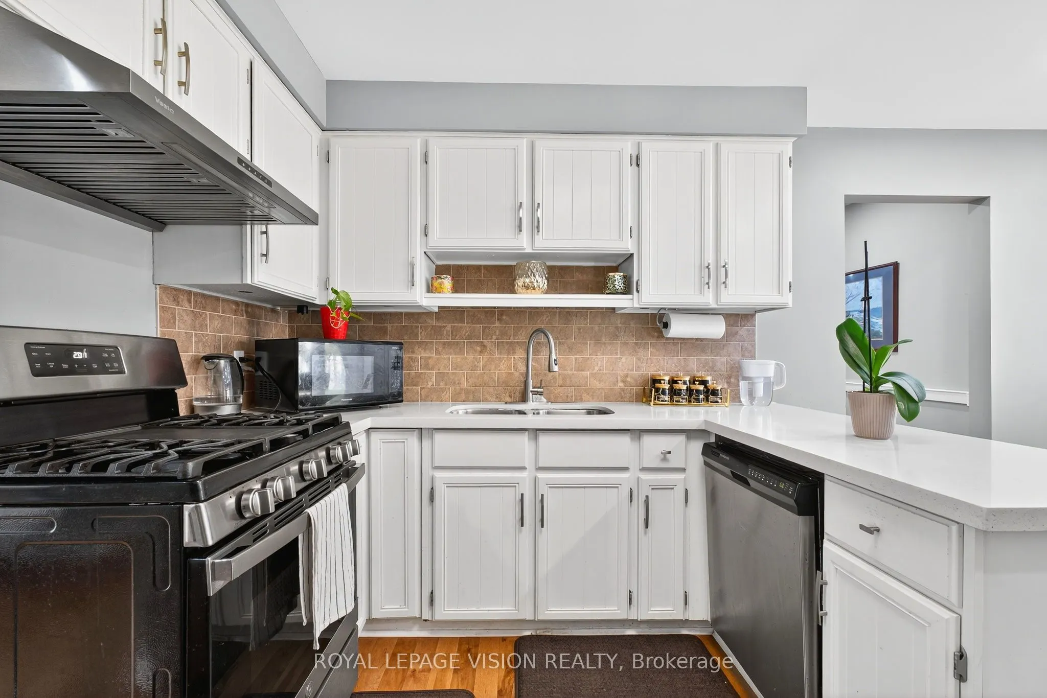 7 Montgomery Square