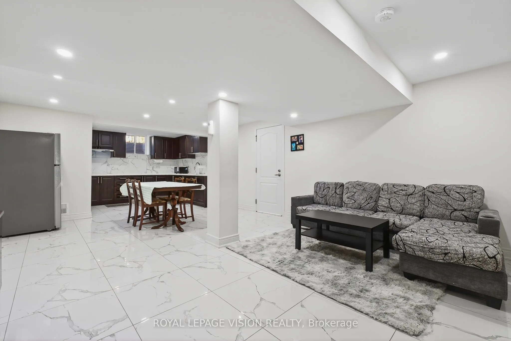 7 Montgomery Square