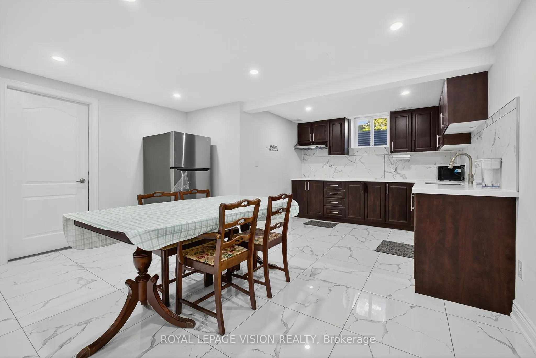 7 Montgomery Square