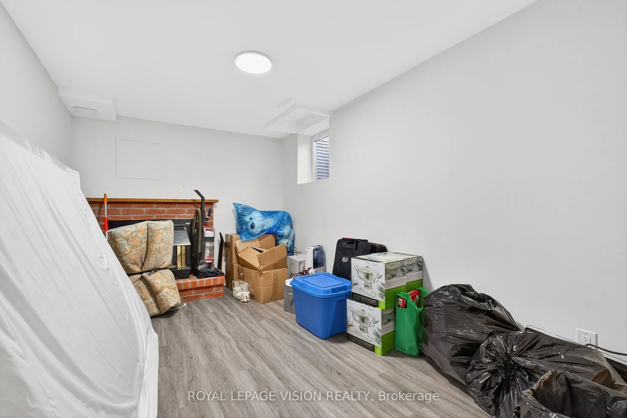 7 Montgomery Square