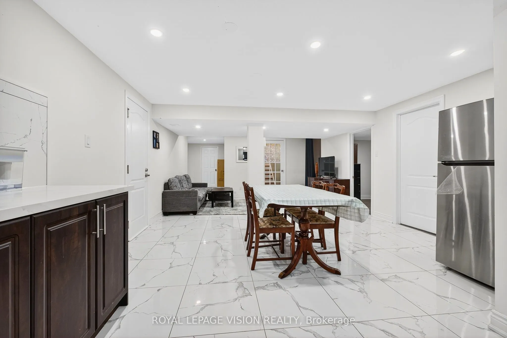 7 Montgomery Square