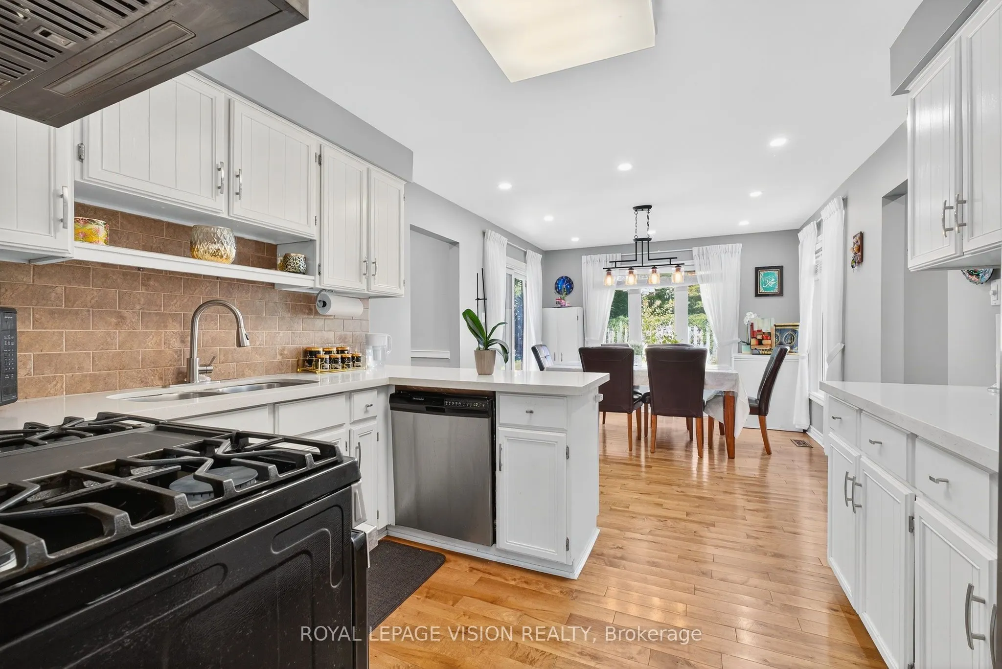 7 Montgomery Square
