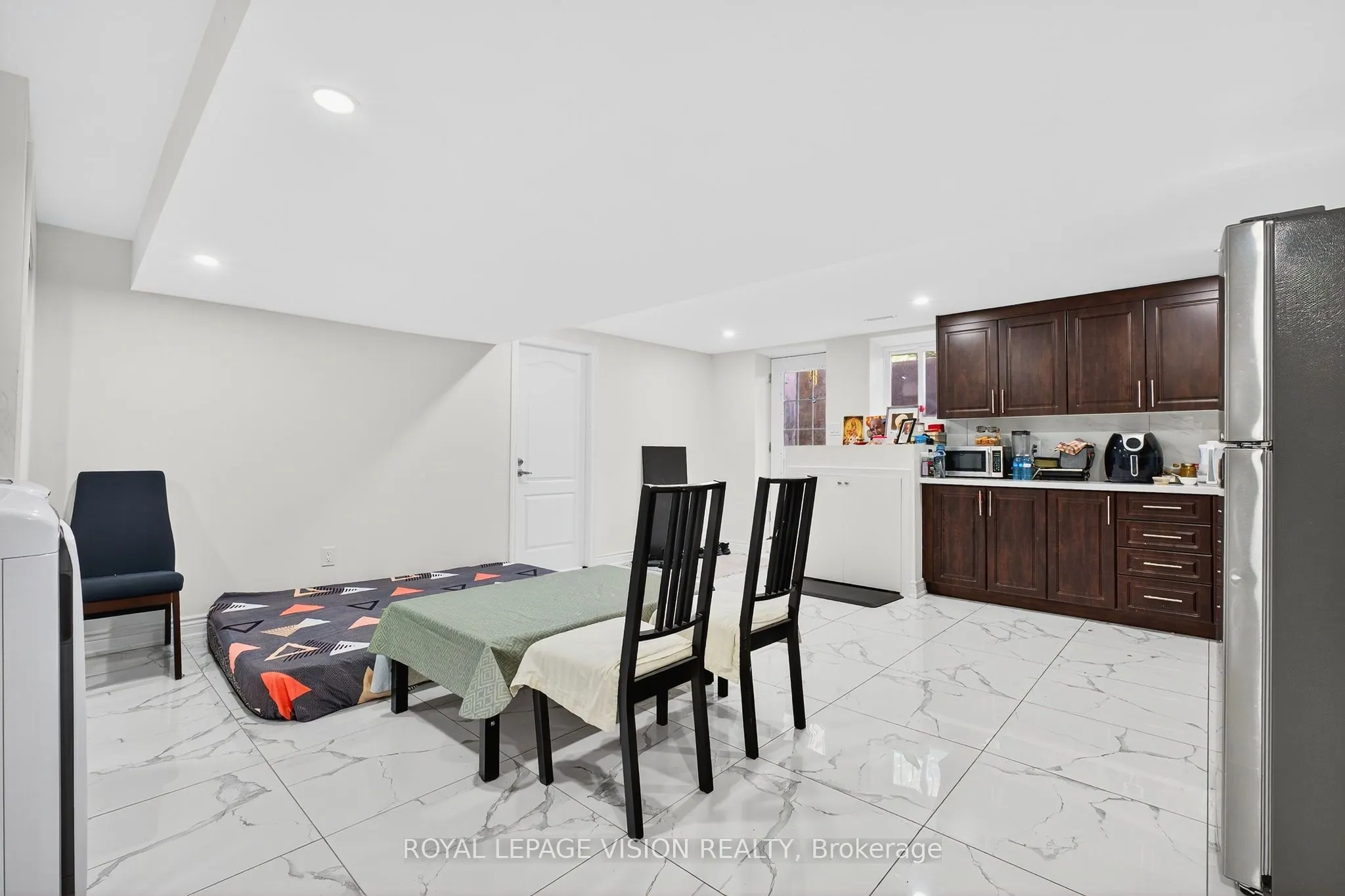 7 Montgomery Square