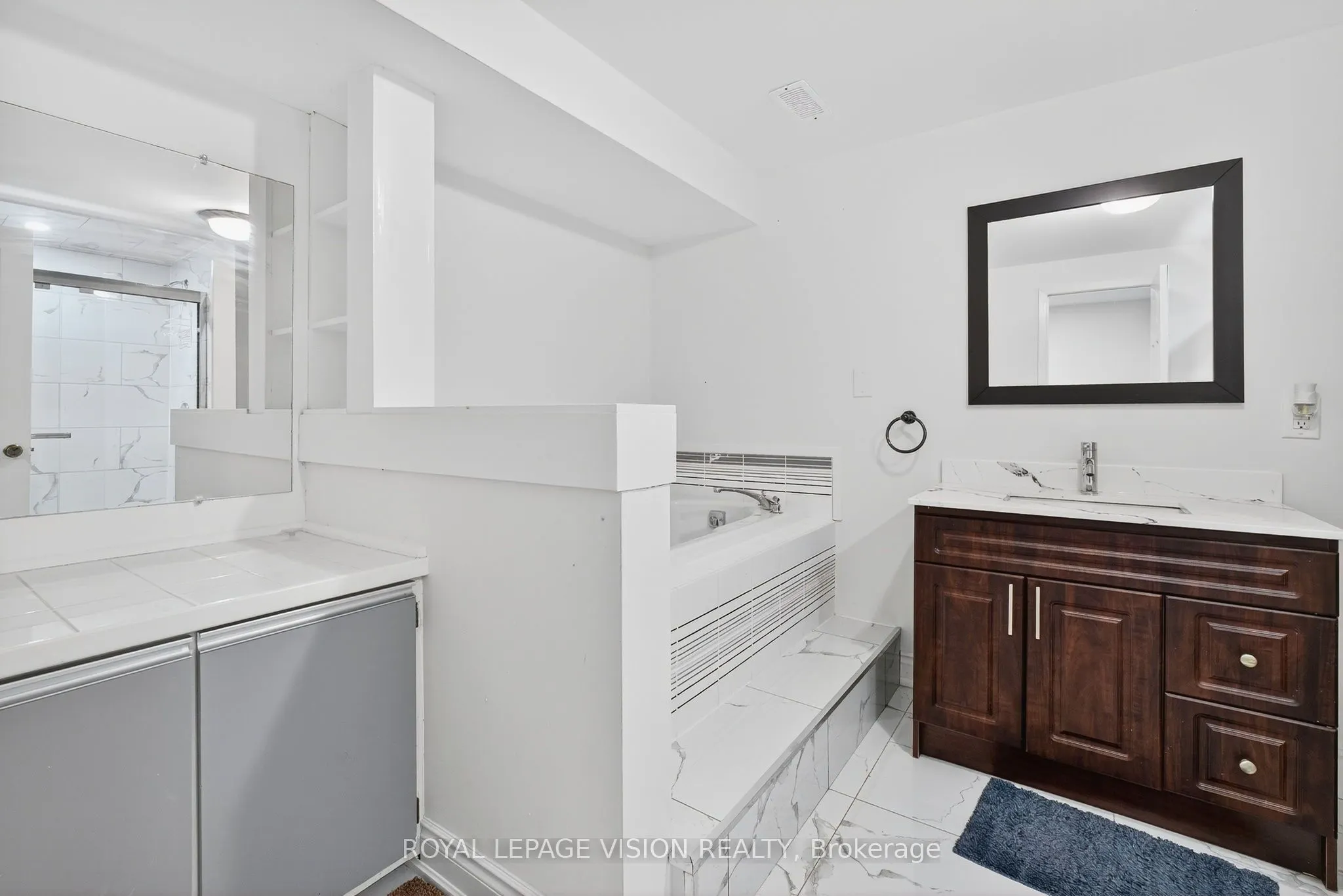 7 Montgomery Square