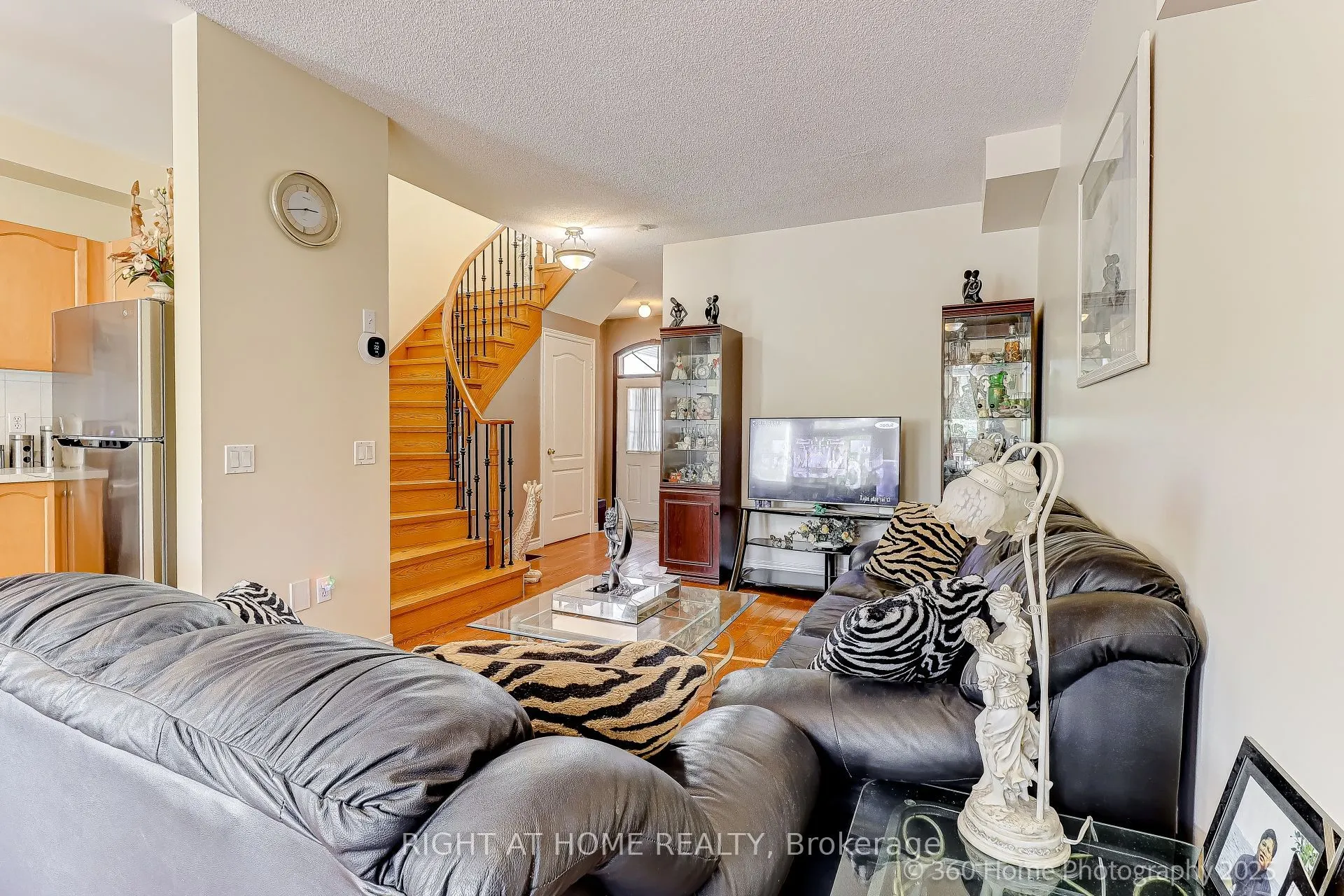 989 Ledbury Crescent