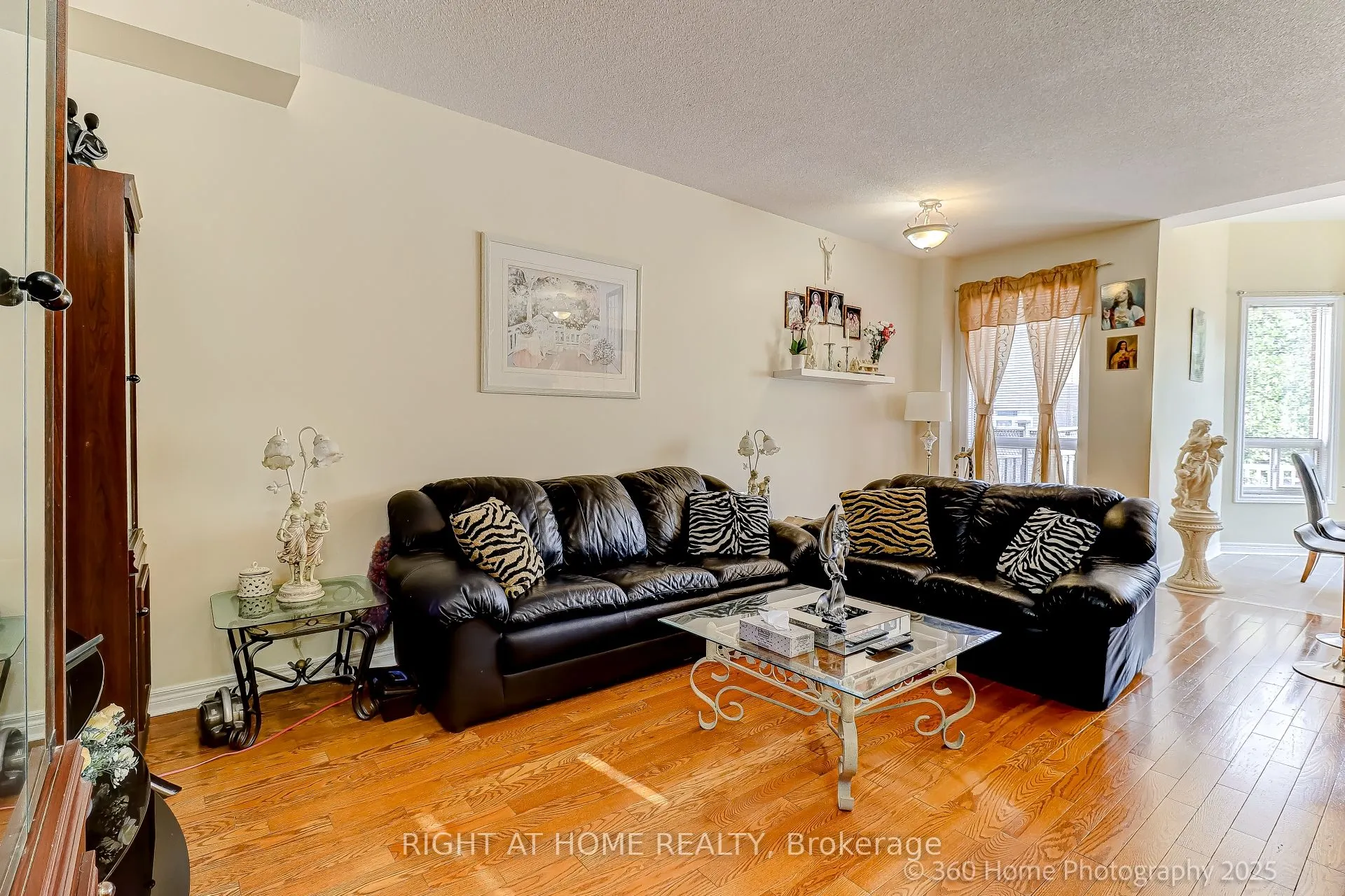 989 Ledbury Crescent