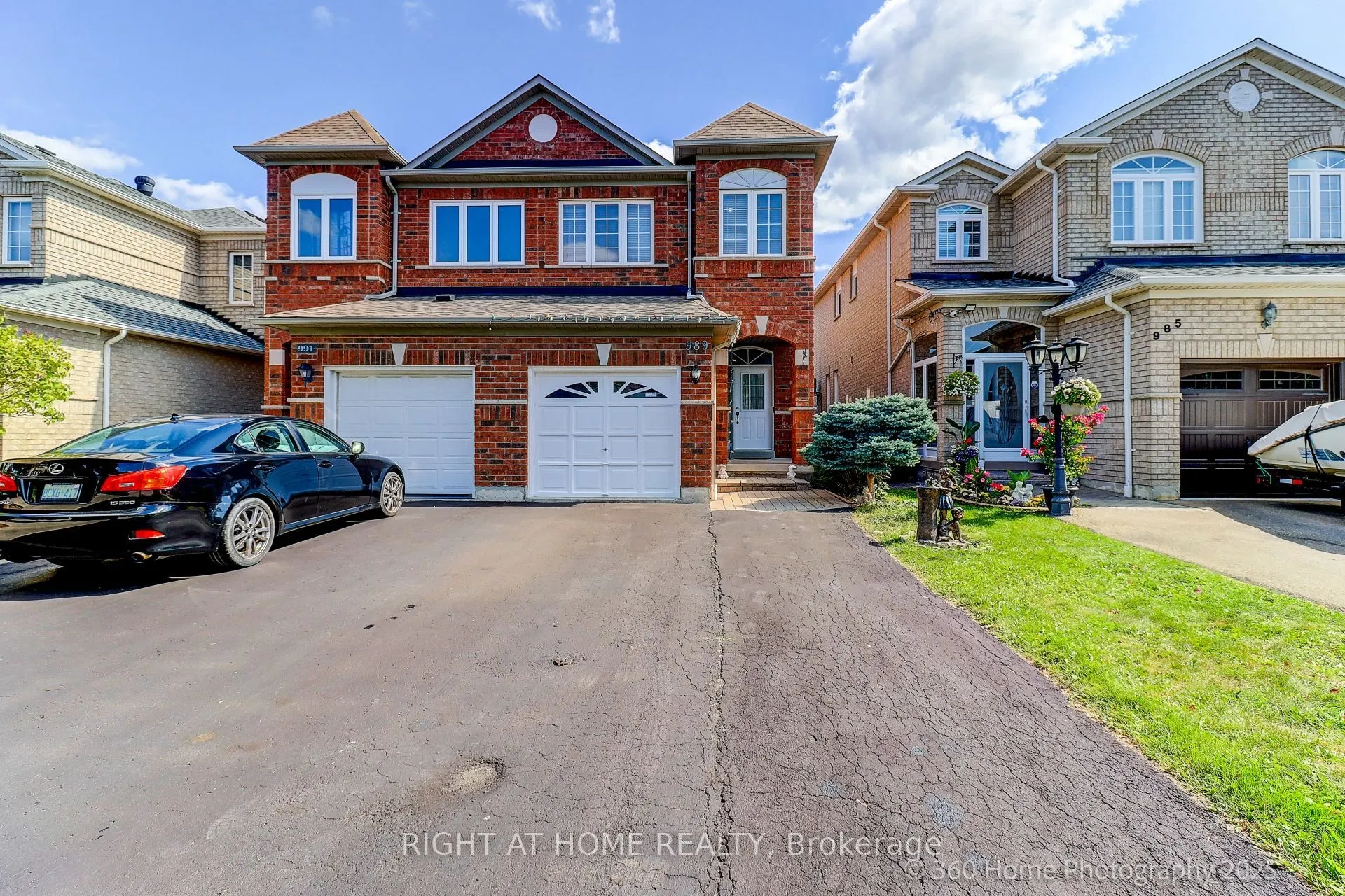 989 Ledbury Crescent