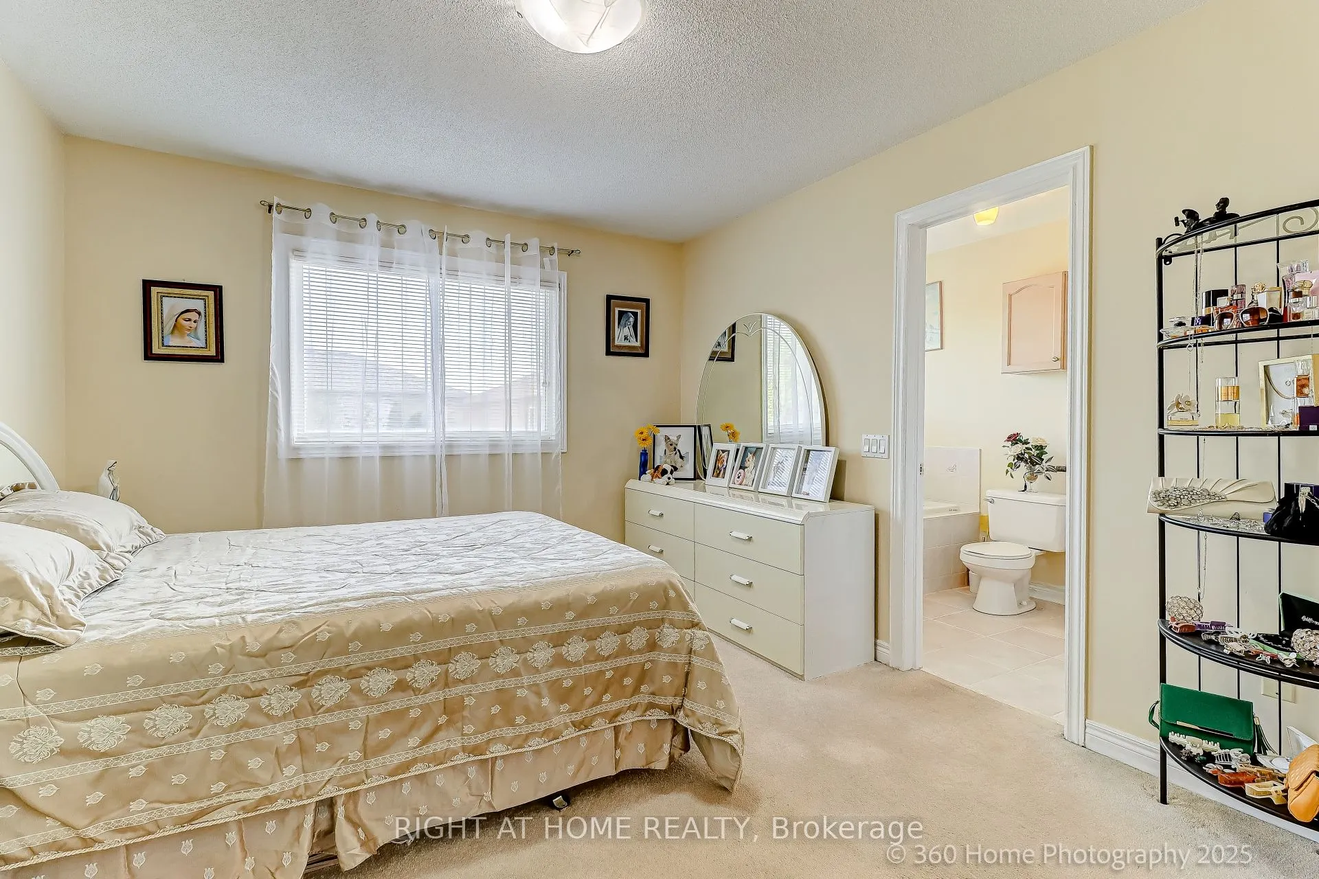 989 Ledbury Crescent