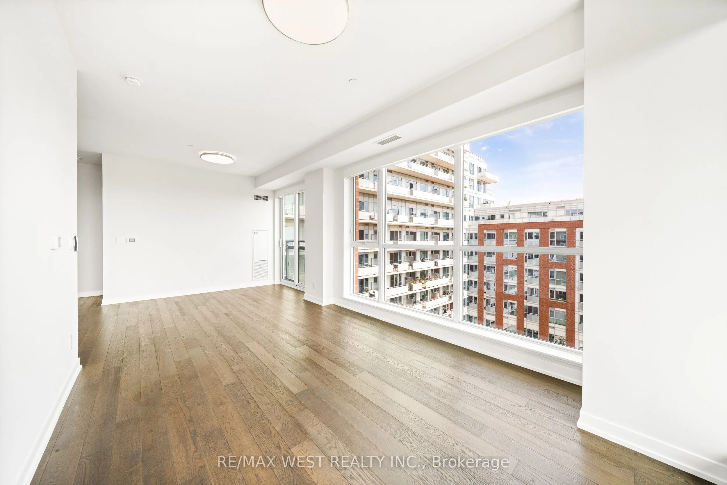 1830 Bloor Street W, ##825