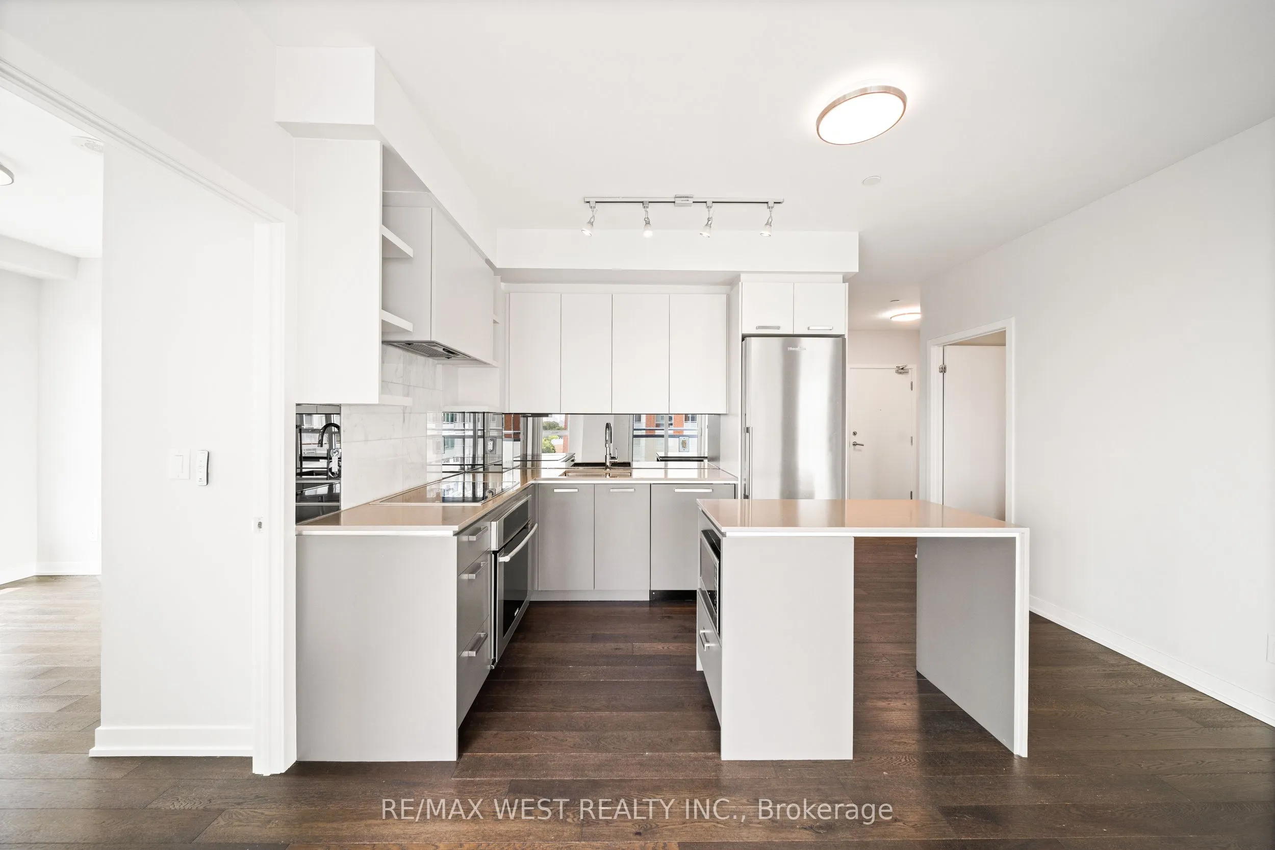 1830 Bloor Street W, ##825