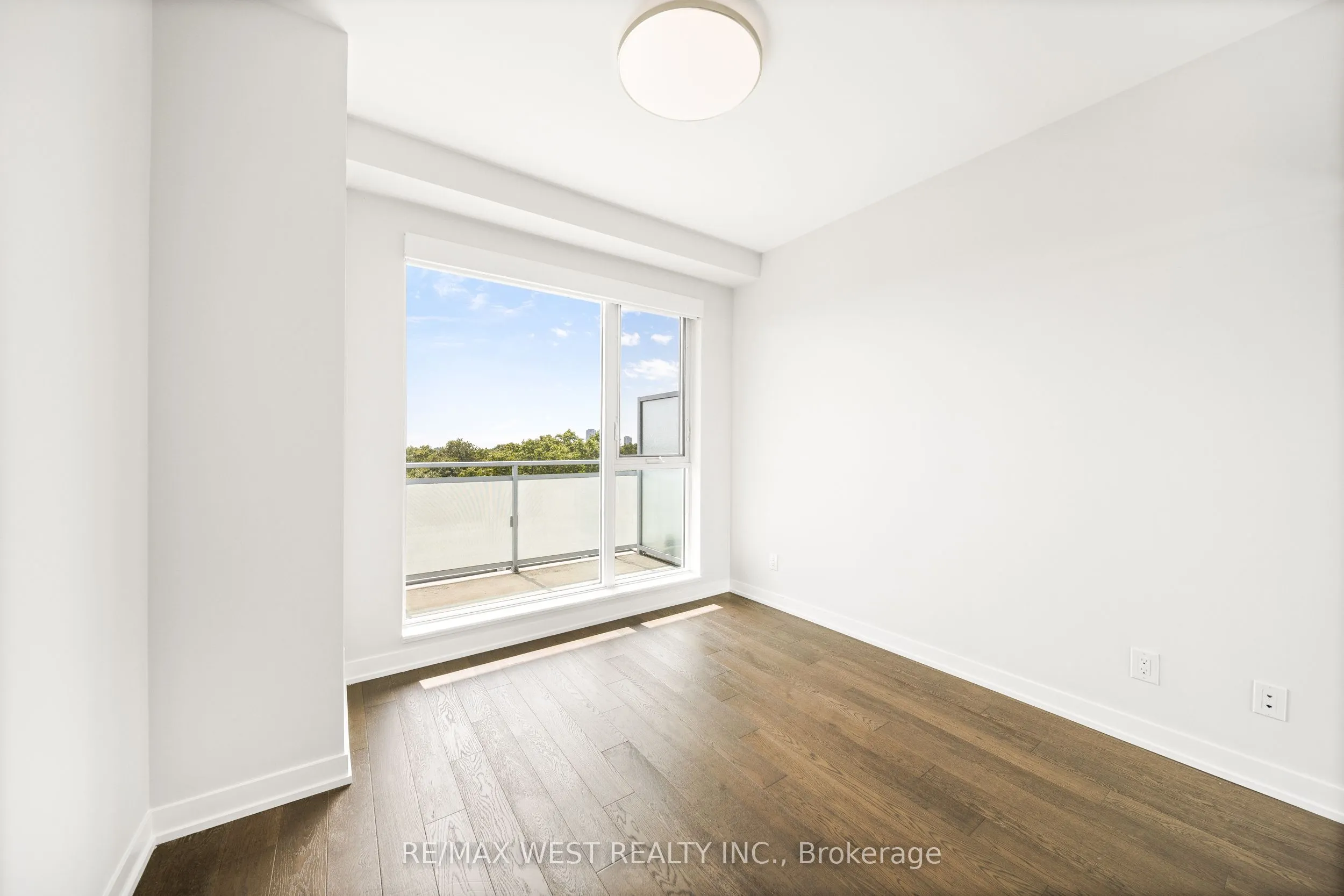 1830 Bloor Street W, ##825