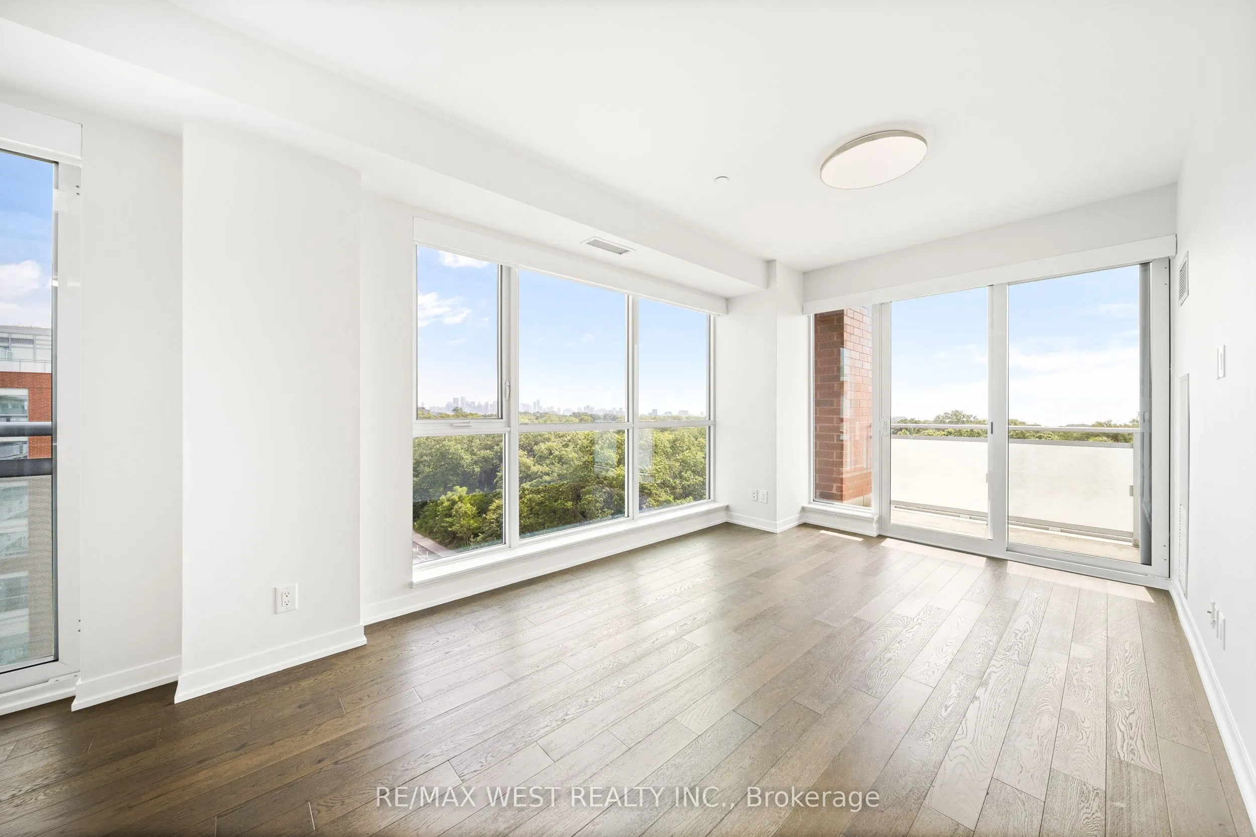 1830 Bloor Street W, ##825