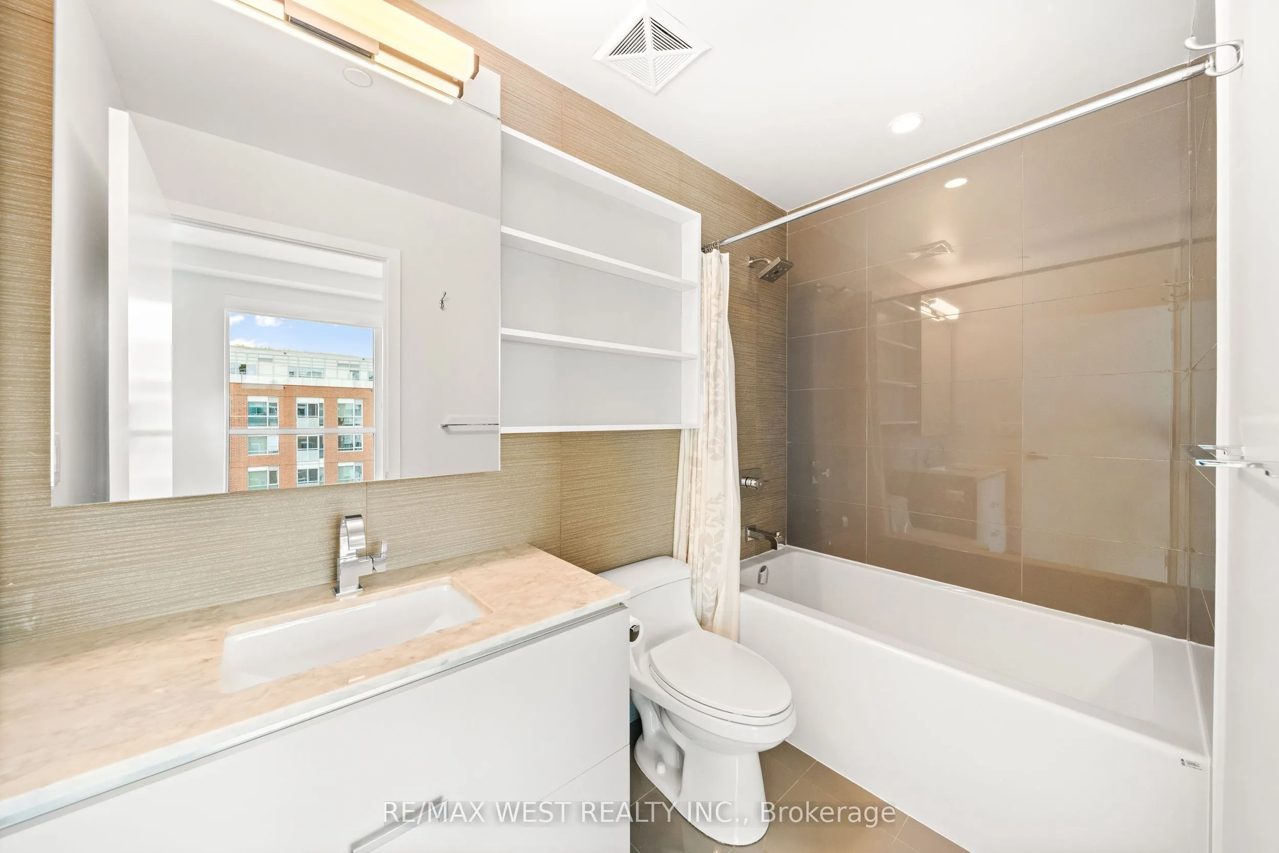 1830 Bloor Street W, ##825