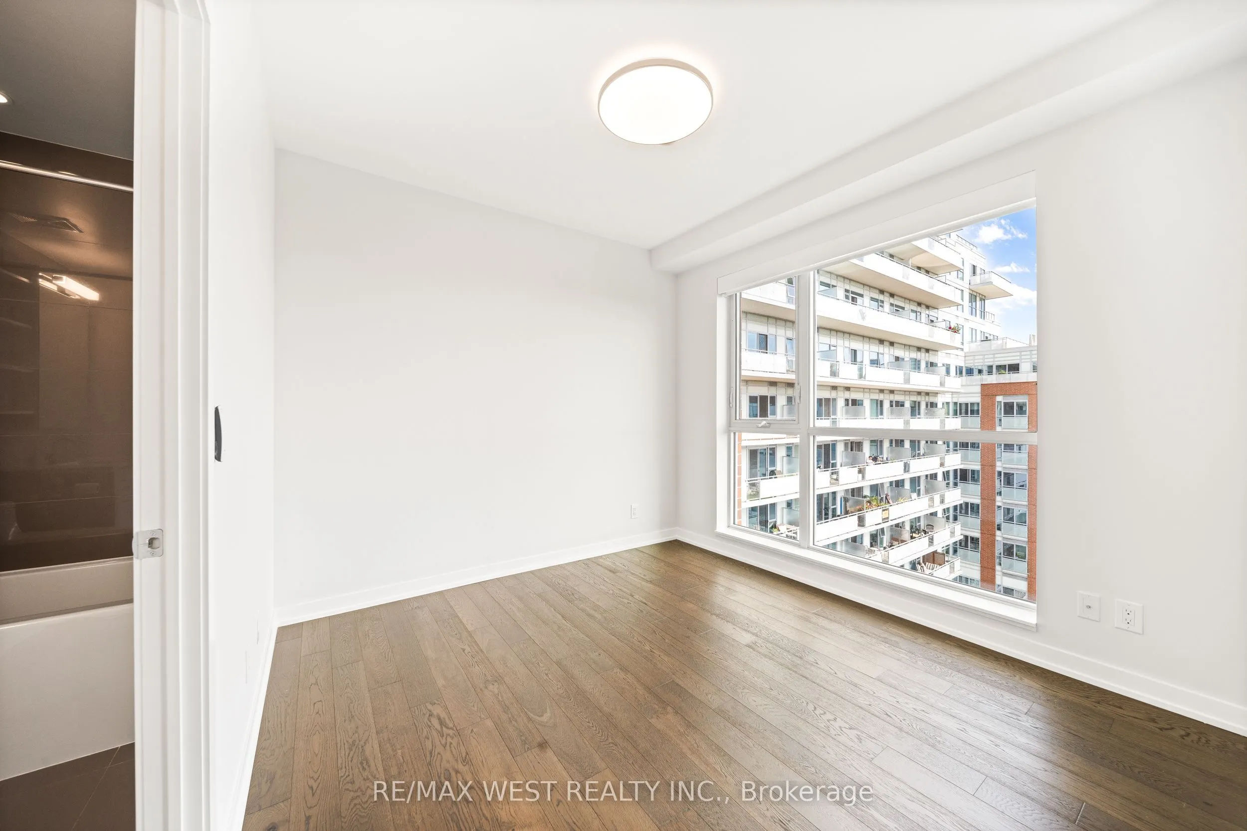 1830 Bloor Street W, ##825