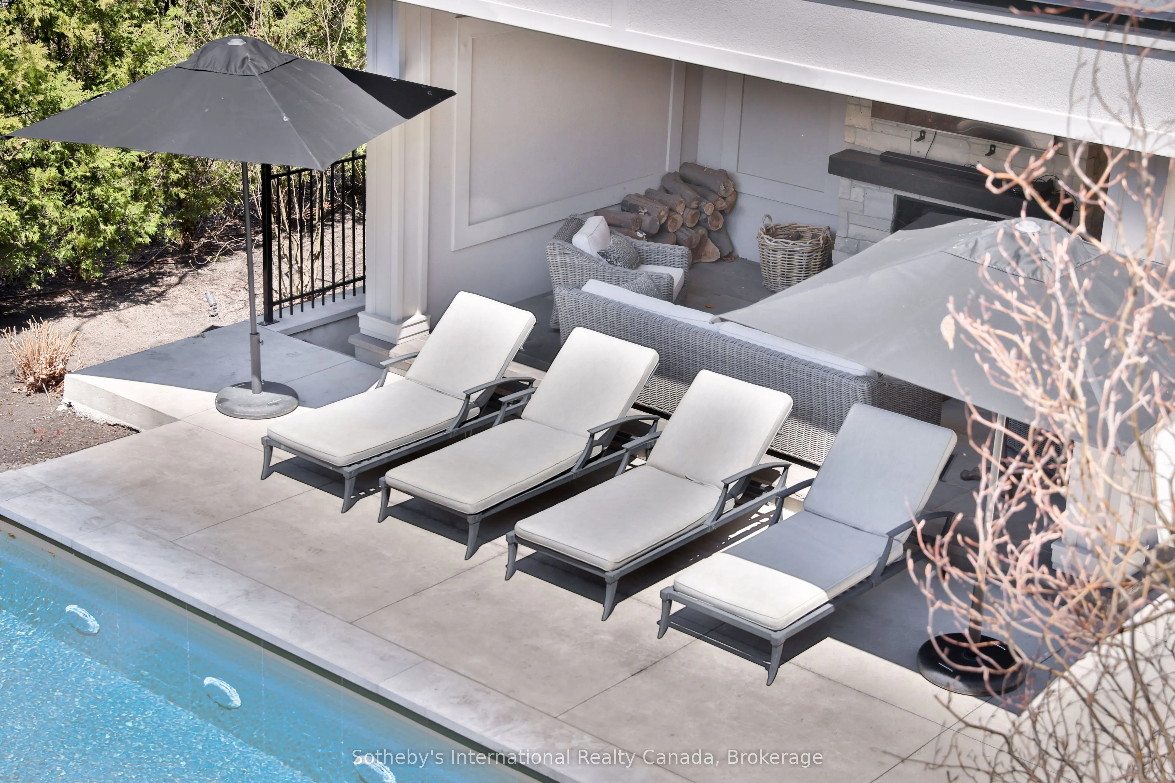 1497 Lakeshore Road W