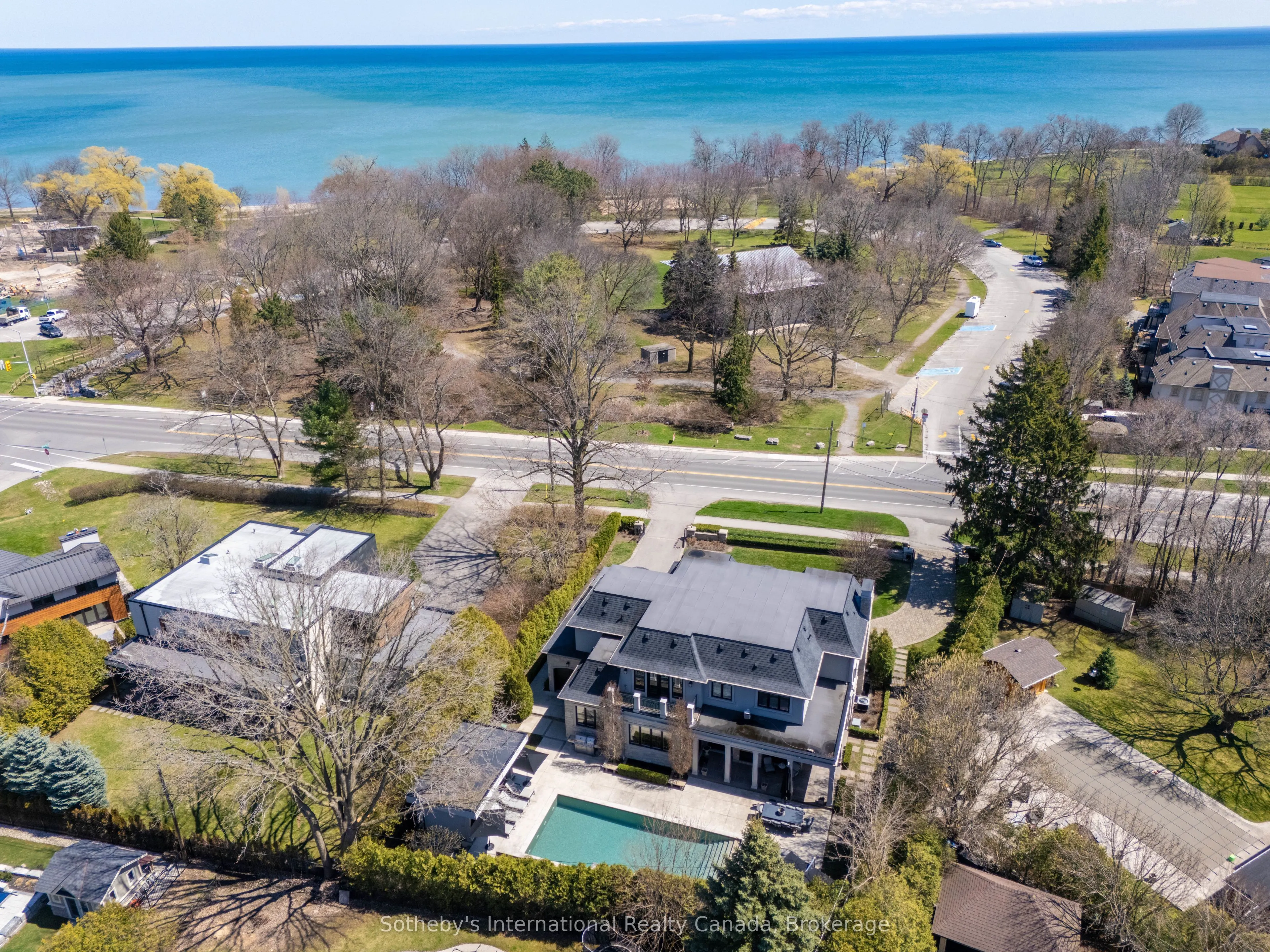 1497 Lakeshore Road W