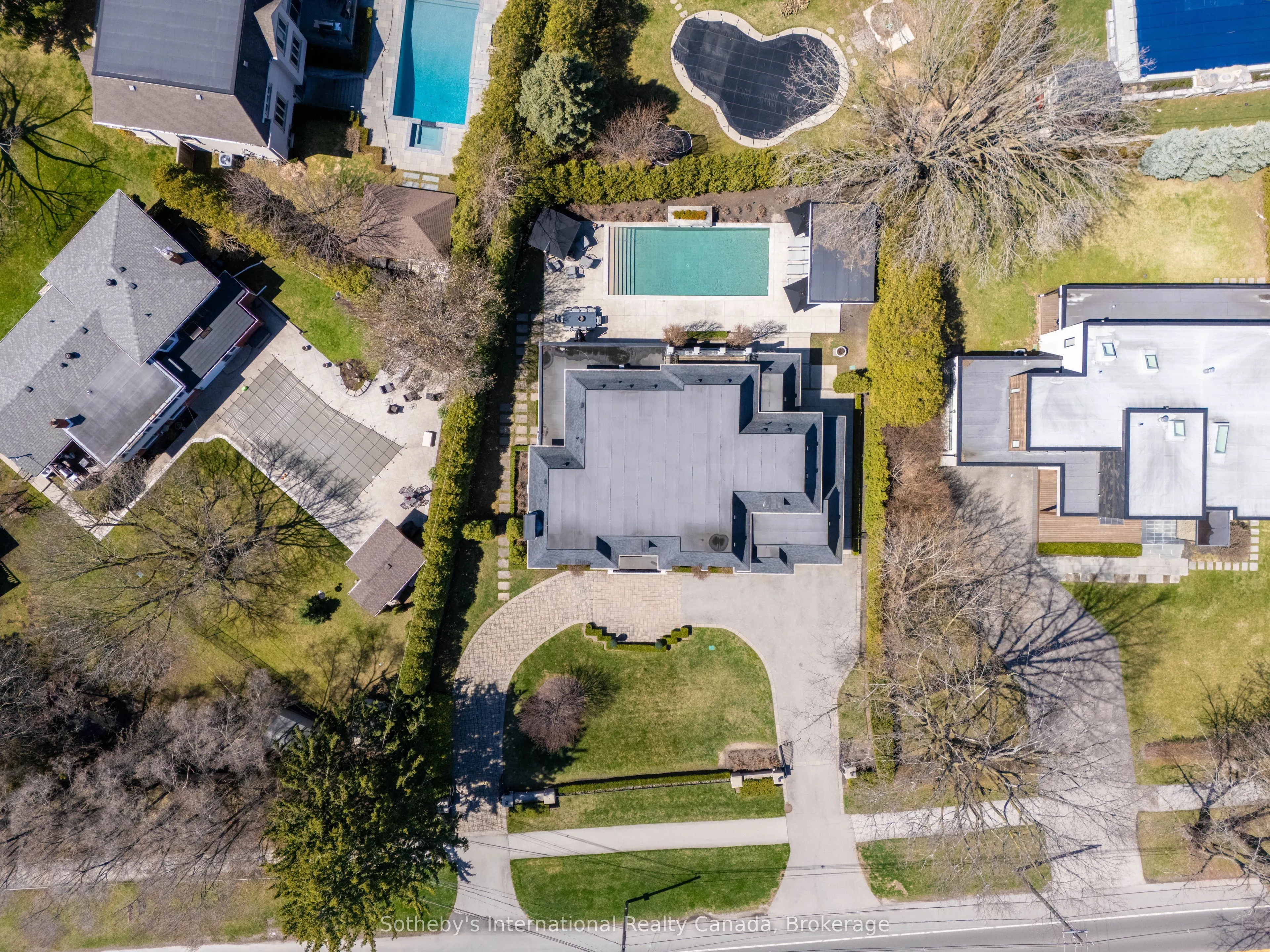 1497 Lakeshore Road W