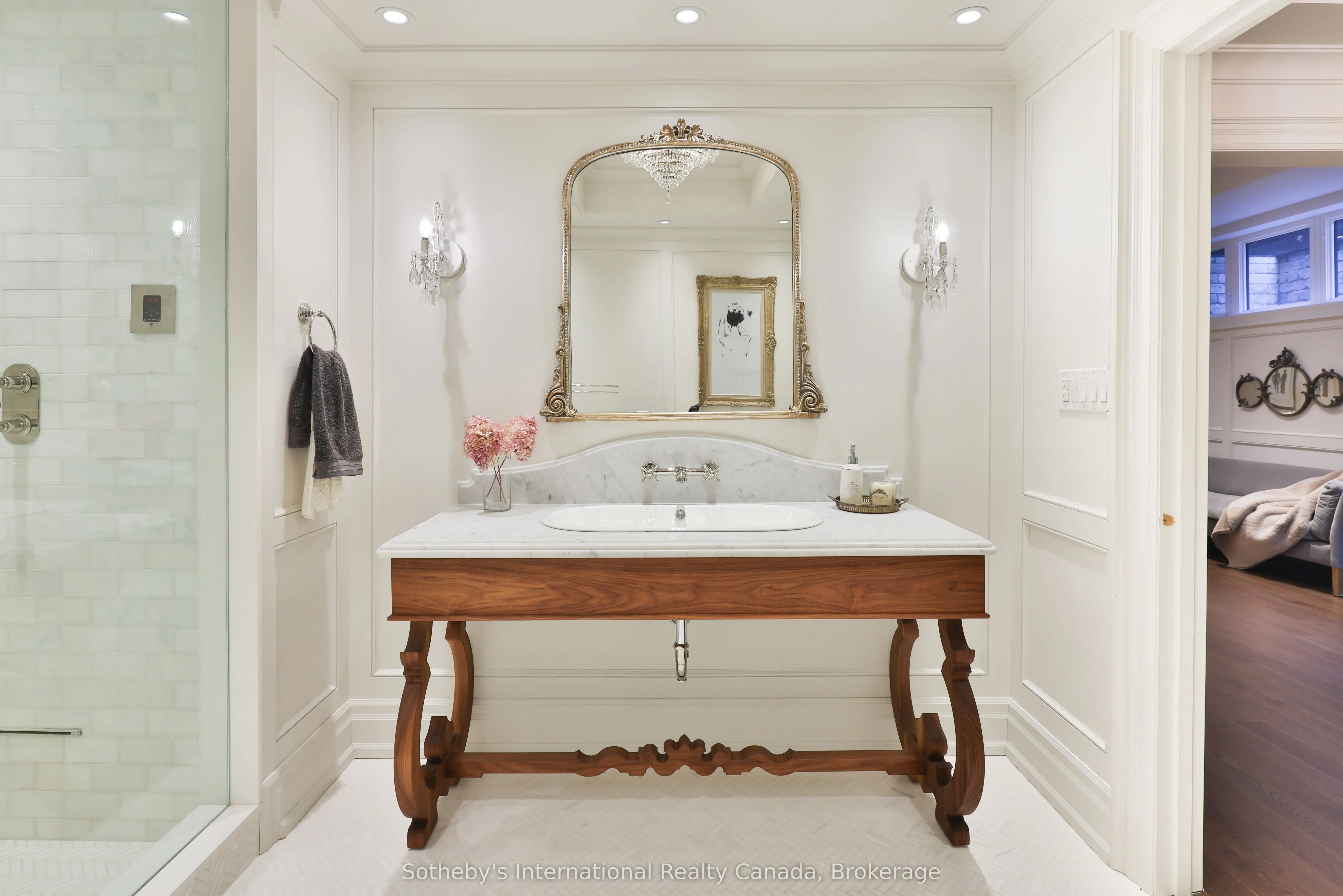 1497 Lakeshore Road W