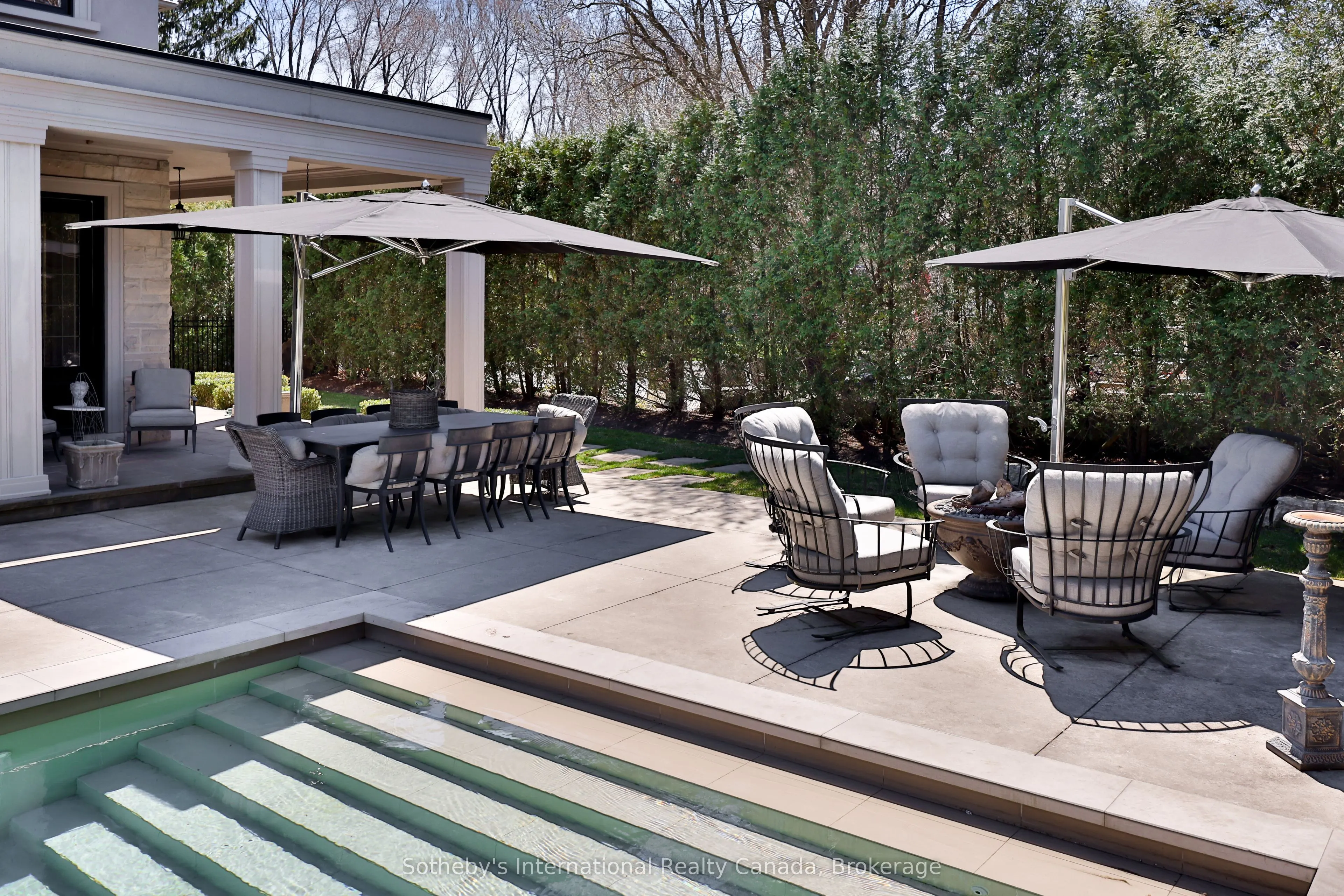 1497 Lakeshore Road W