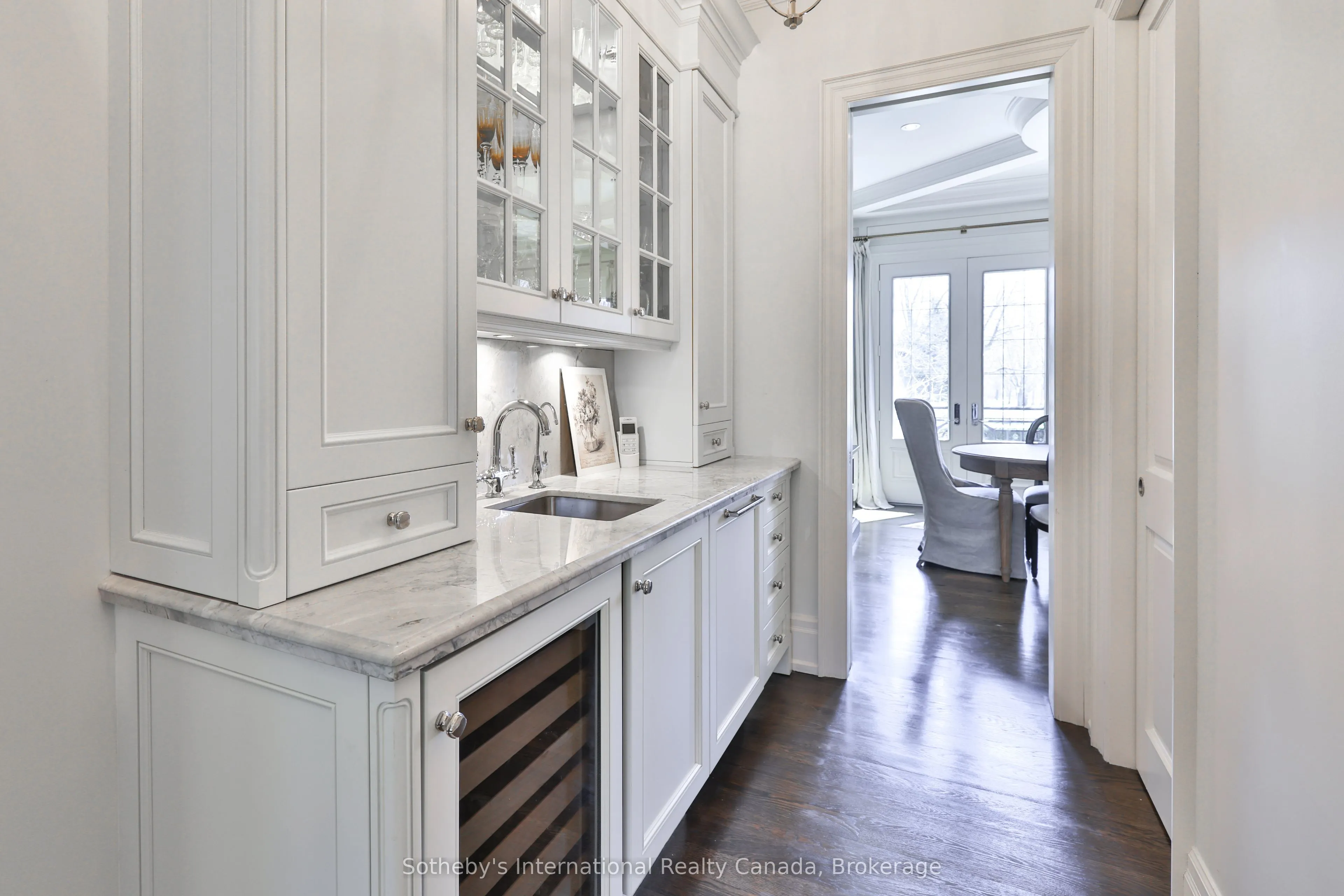 1497 Lakeshore Road W