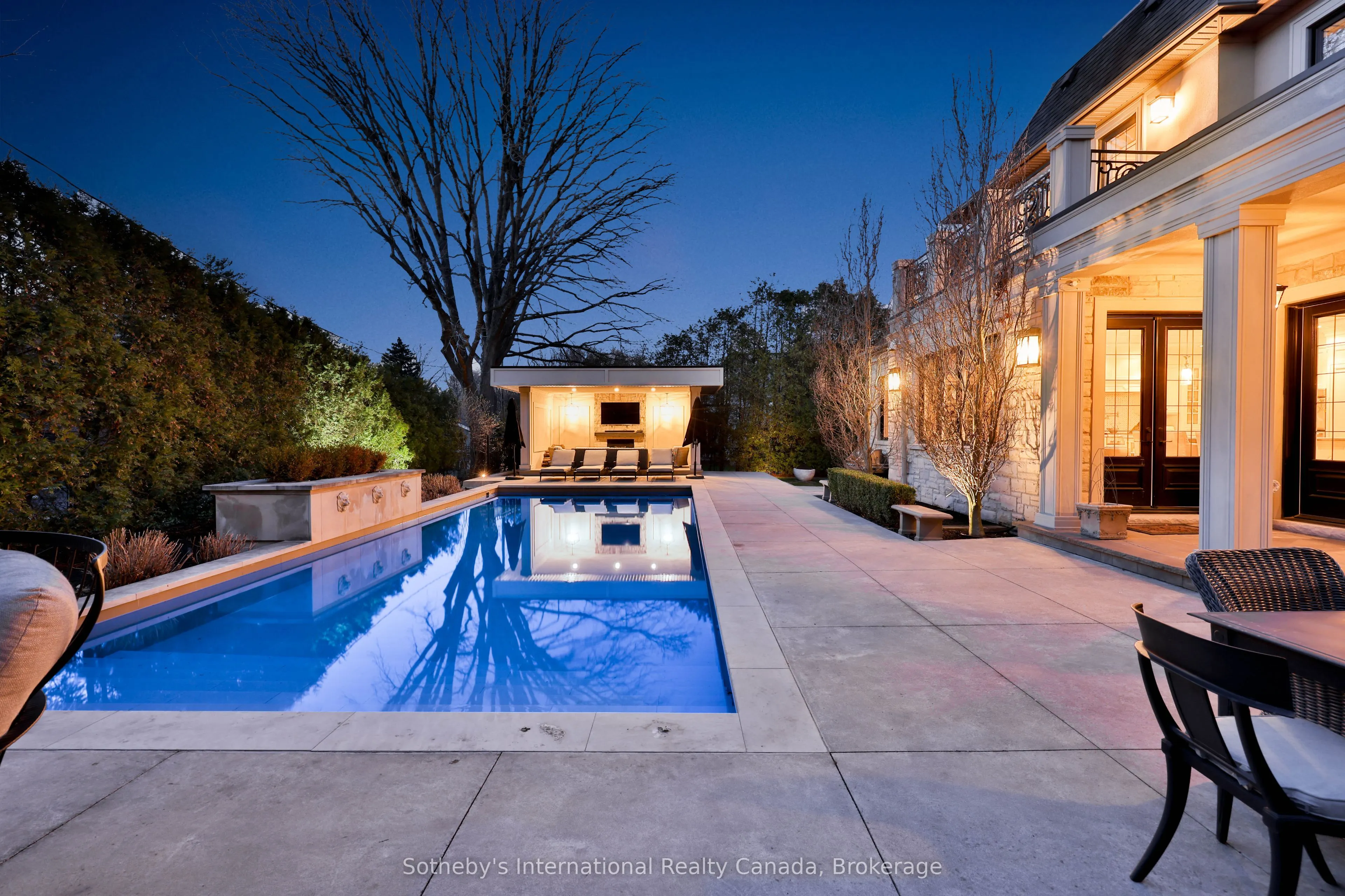 1497 Lakeshore Road W