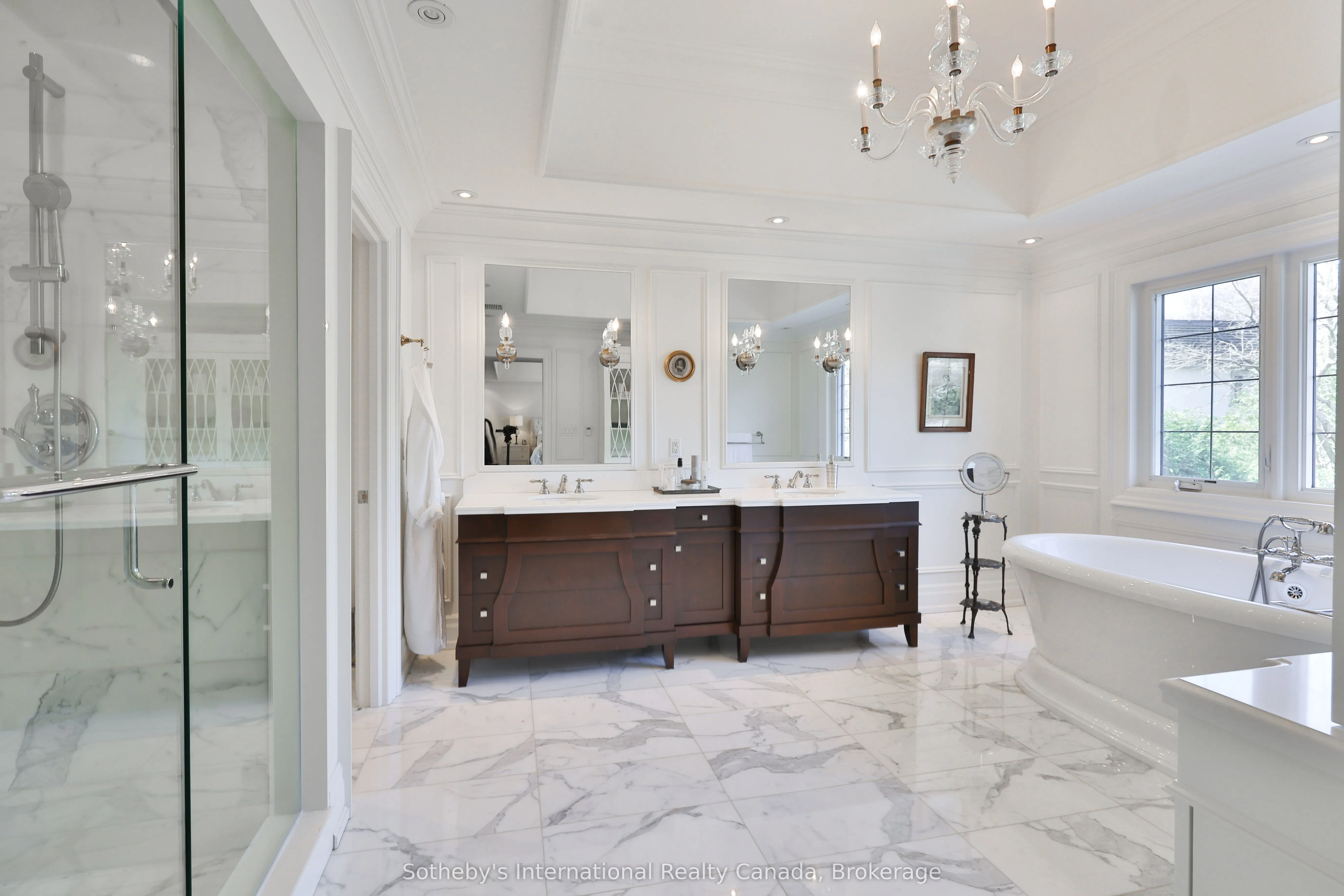 1497 Lakeshore Road W