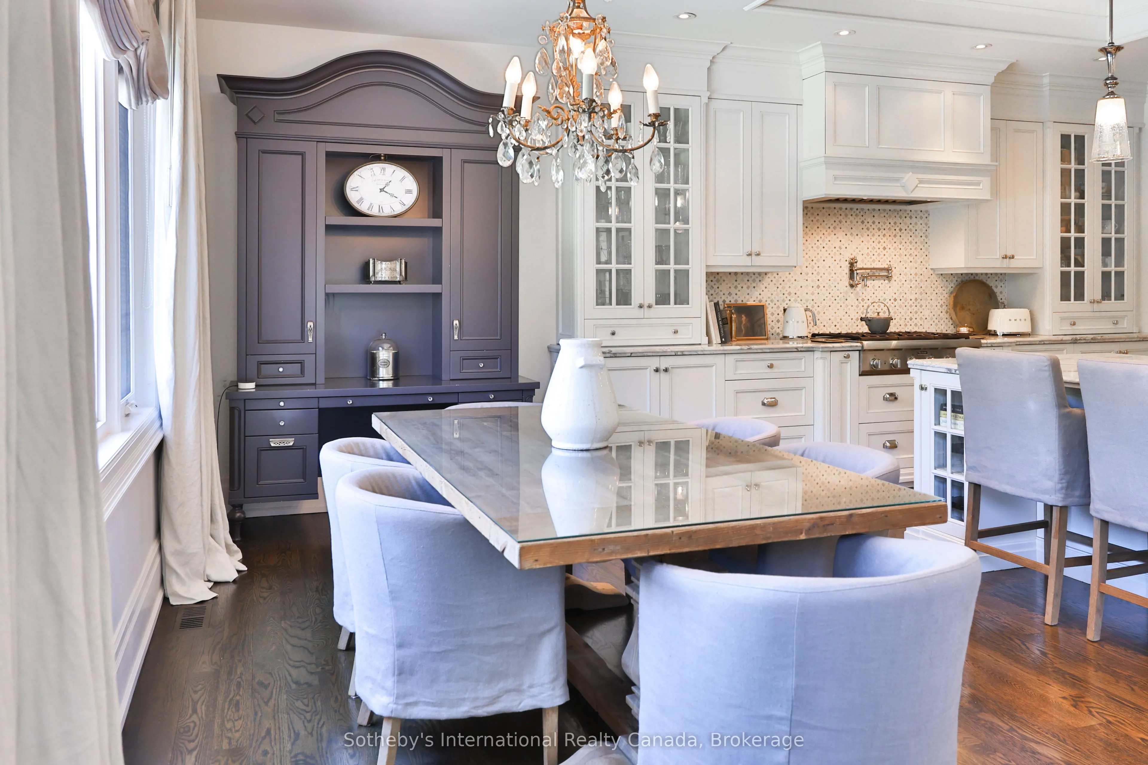 1497 Lakeshore Road W