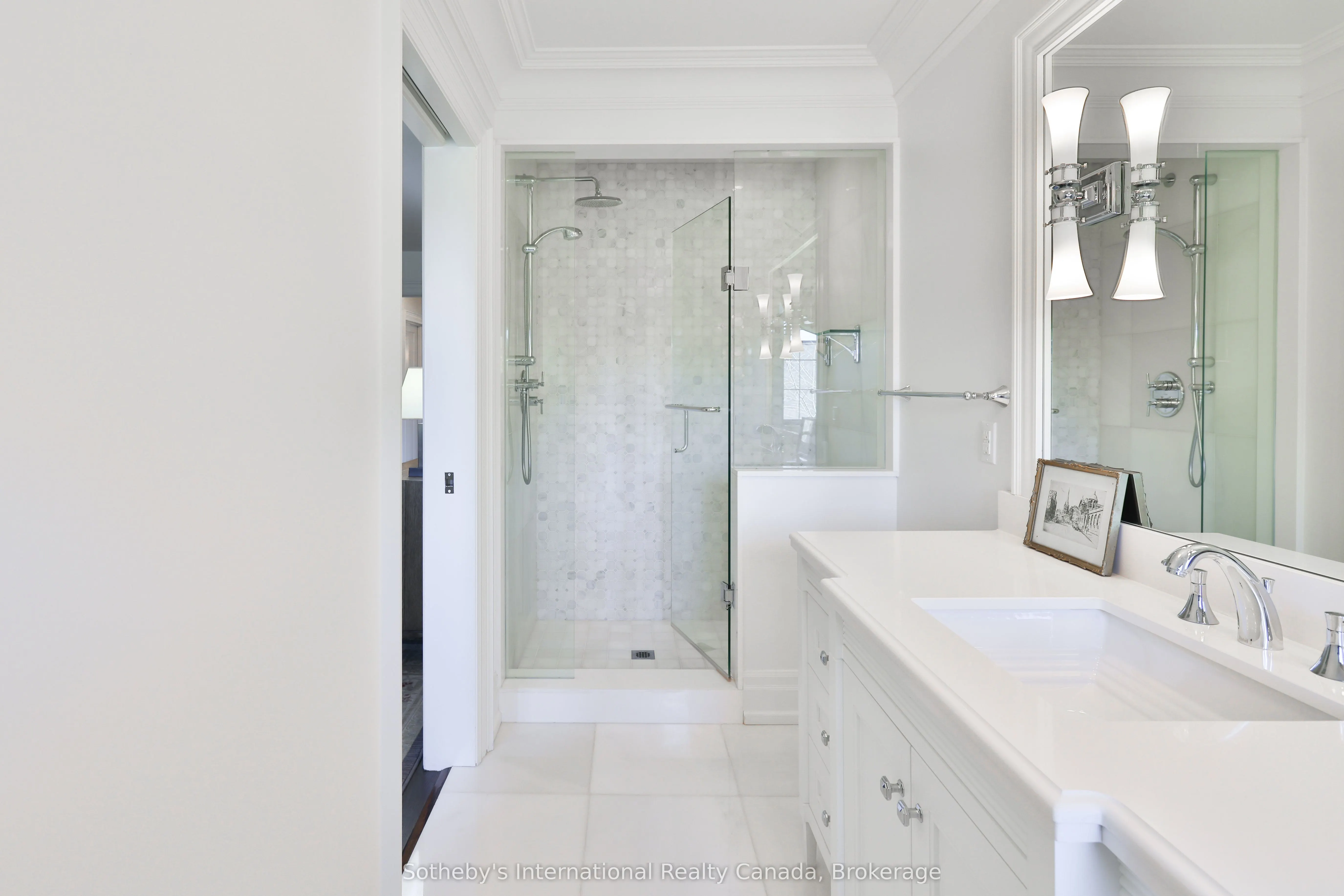 1497 Lakeshore Road W