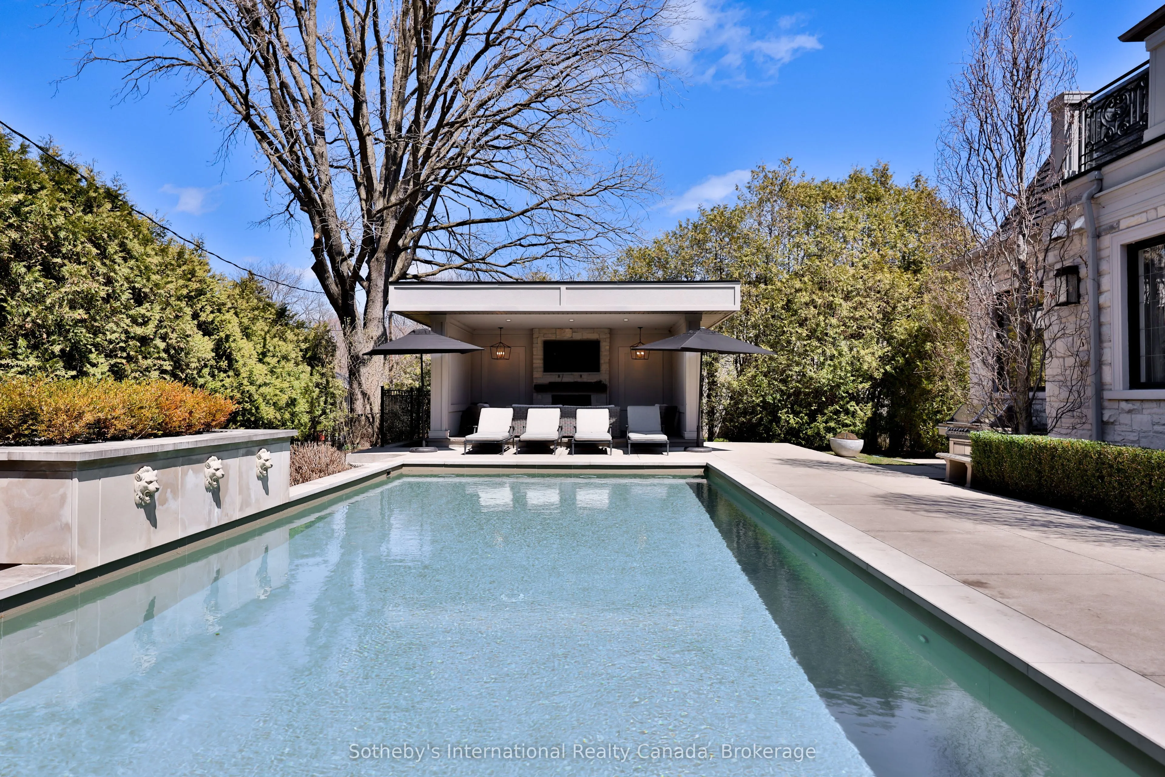 1497 Lakeshore Road W