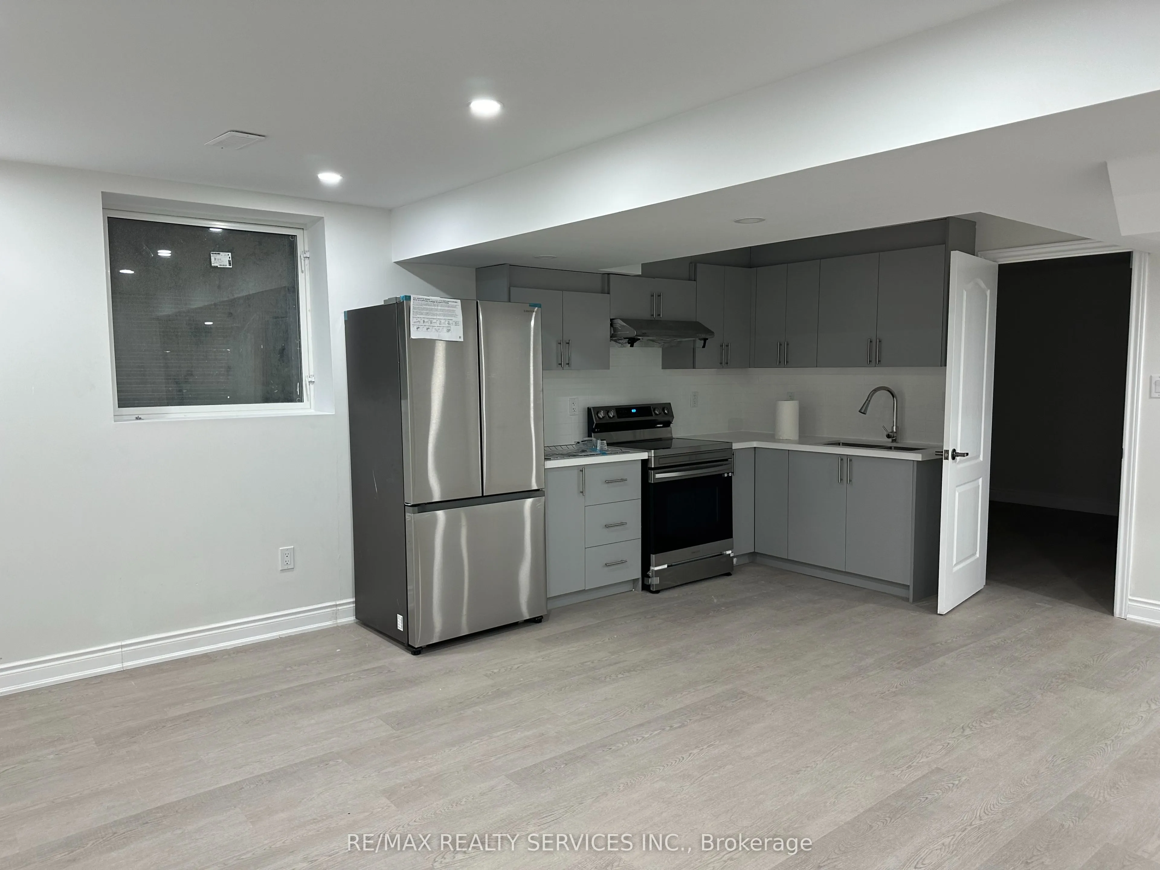 27 Roulette Crescent, #Basement