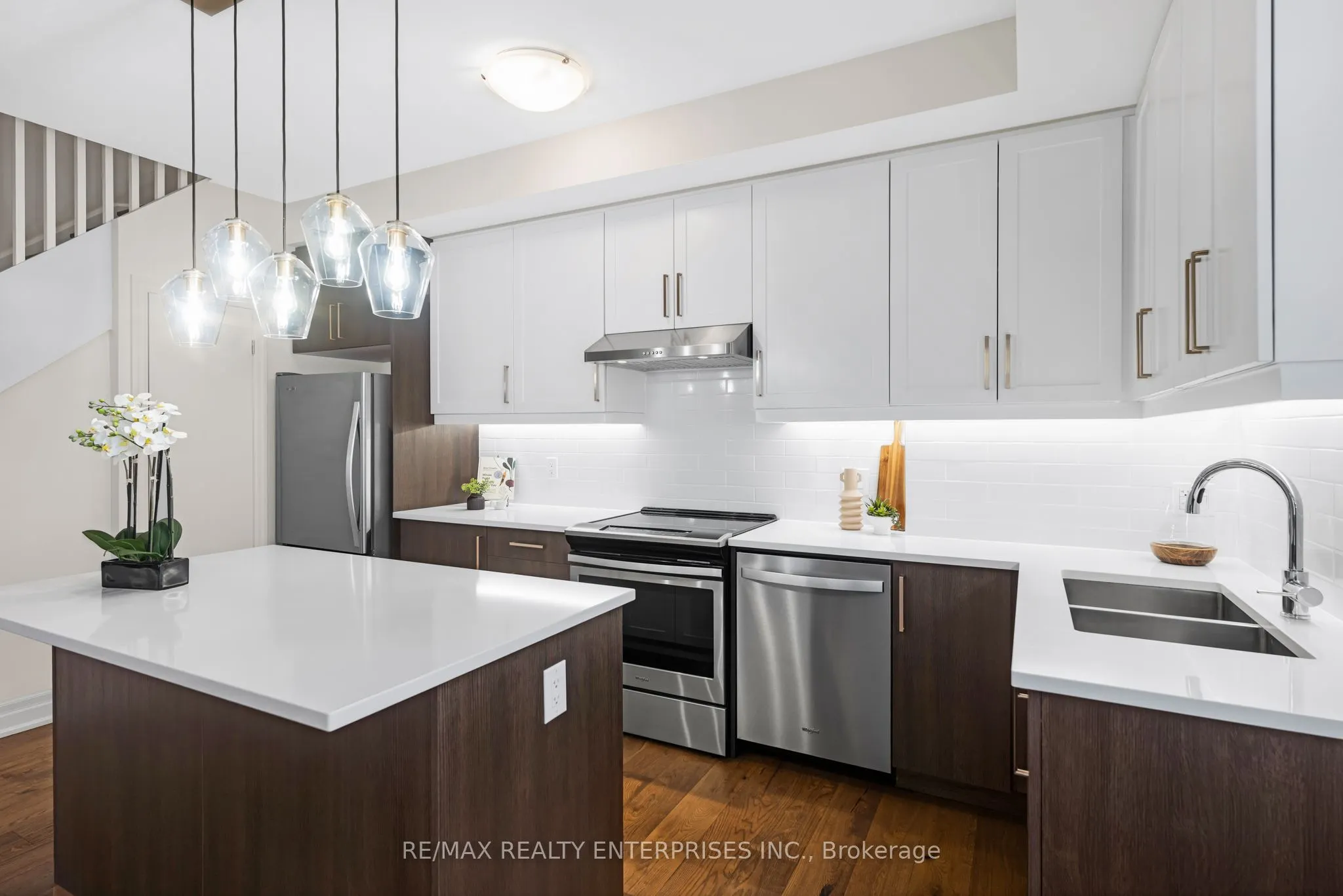 1195 Gooseberry Lane, #305