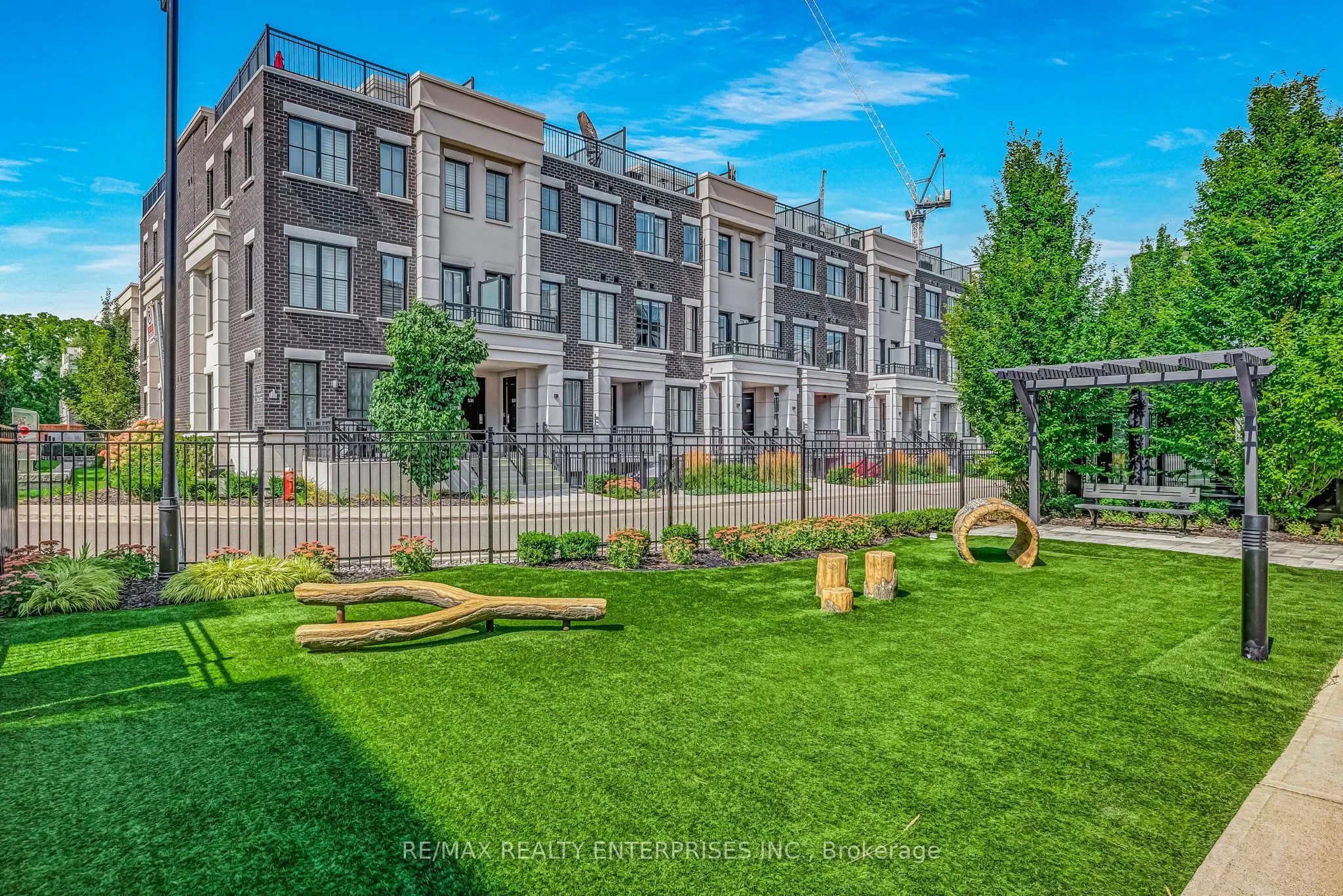 1195 Gooseberry Lane, #305