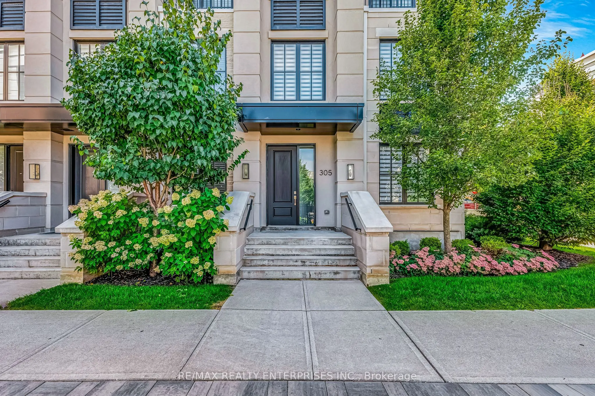 1195 Gooseberry Lane, #305