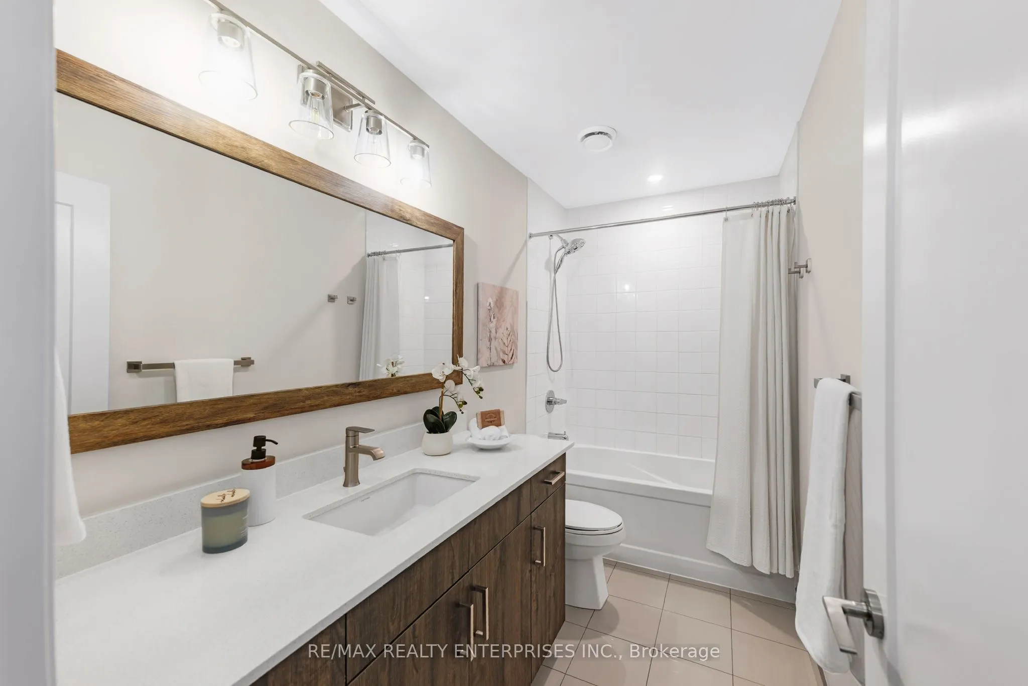 1195 Gooseberry Lane, #305